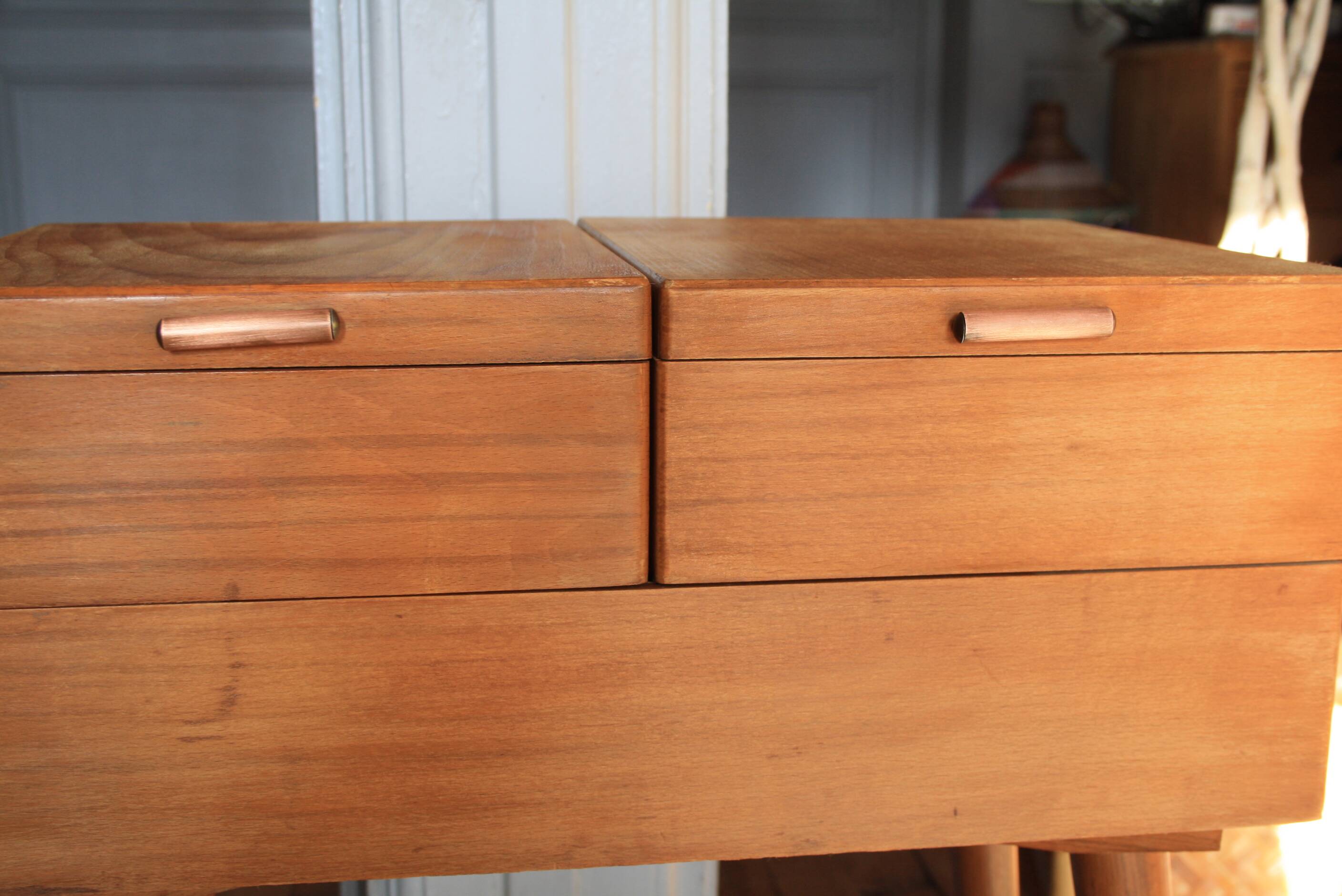 Wooden sewing worker/furniture with compass feet