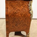 Tomb Commode in Violet Wood Marquetry, Transition Louis XIV / Louis XV style – 1st Par