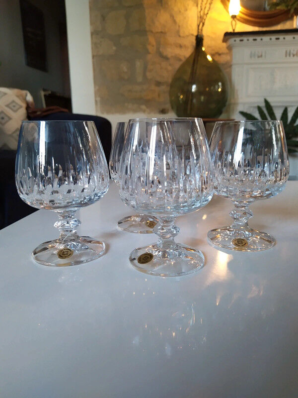 Verres à digestif en cristal taillé