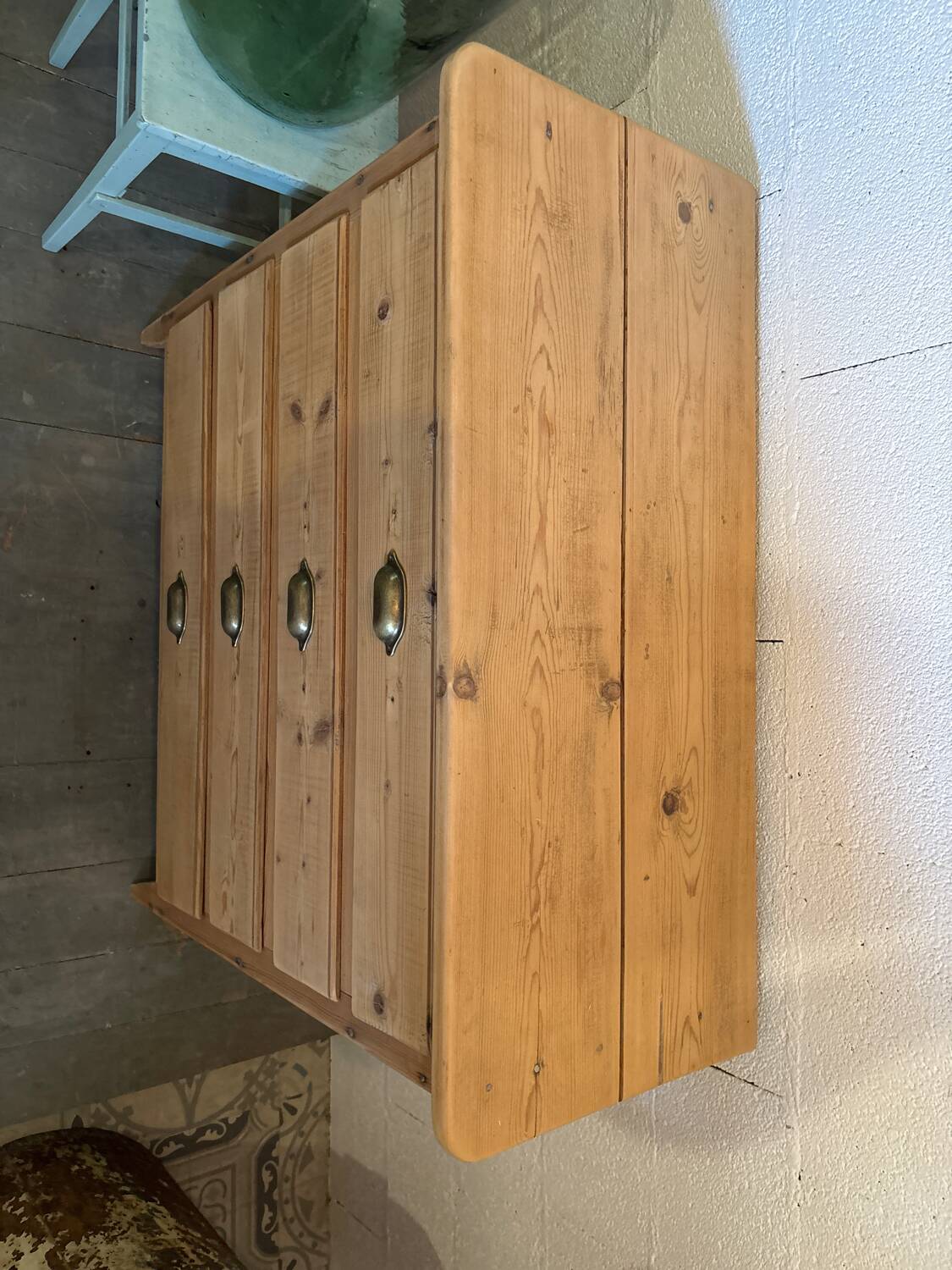 Fir chest of drawers