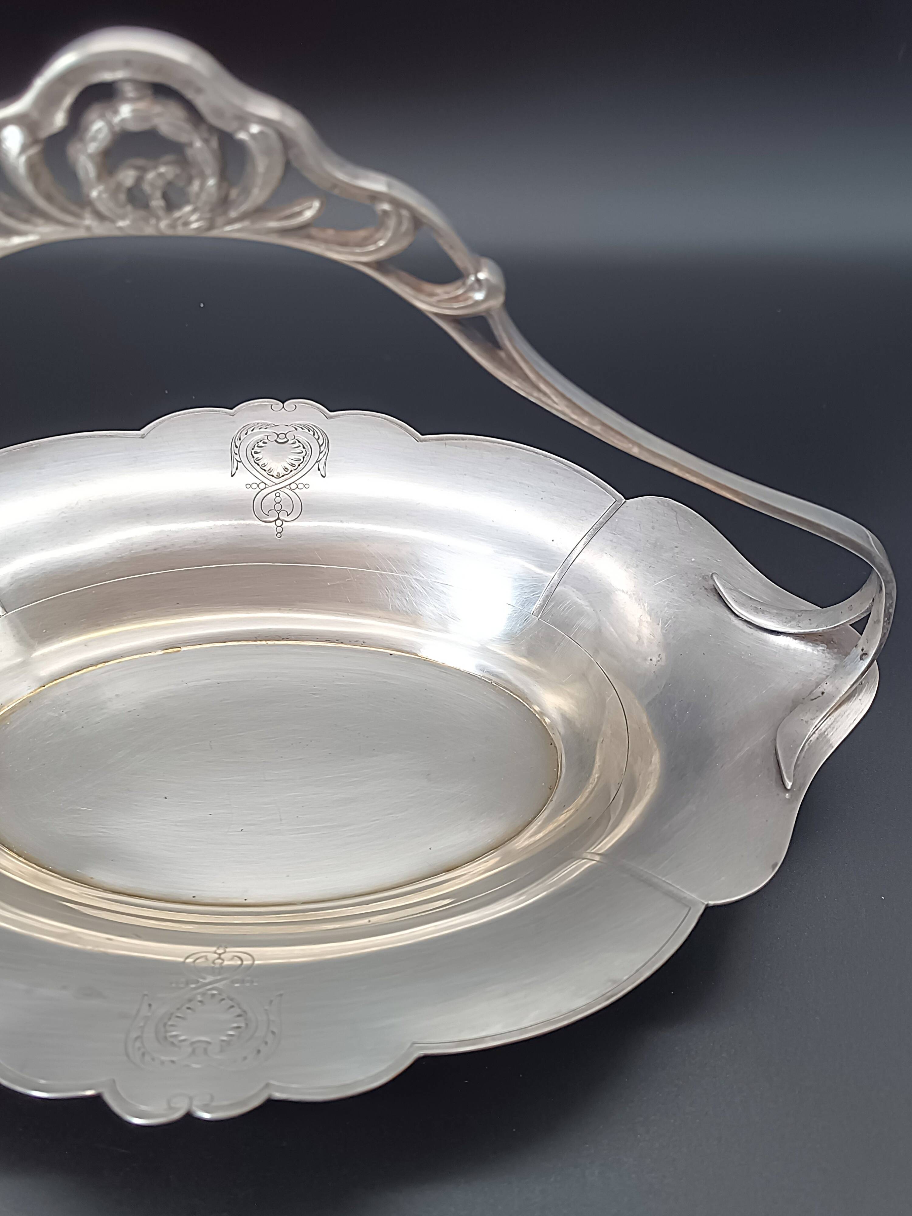 Antique silver-plated metal basket with handle, Phénix silversmith, Art Nouveau.