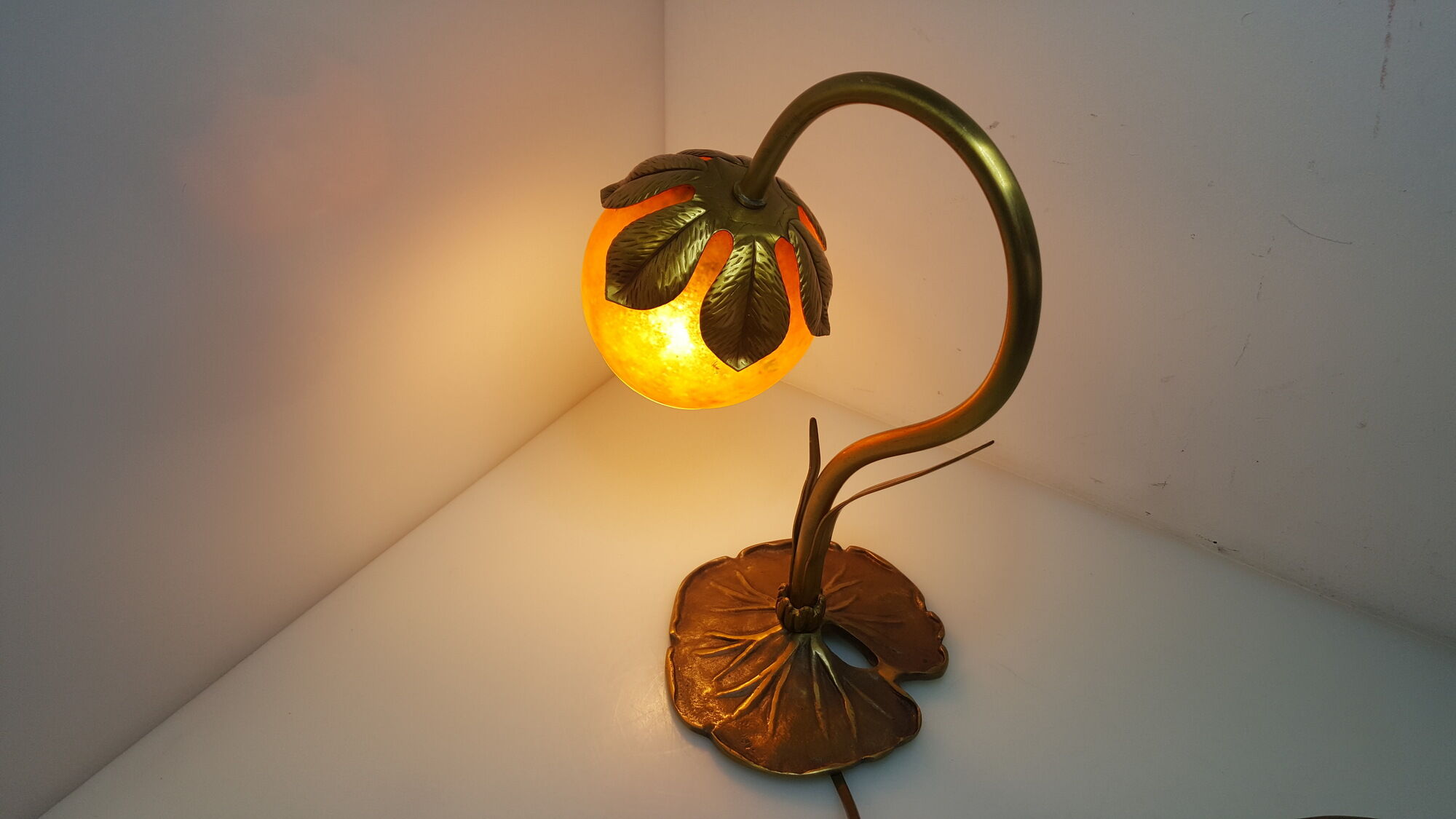 Bronze water lily foot lamp and Art Nouveau style glass paste
