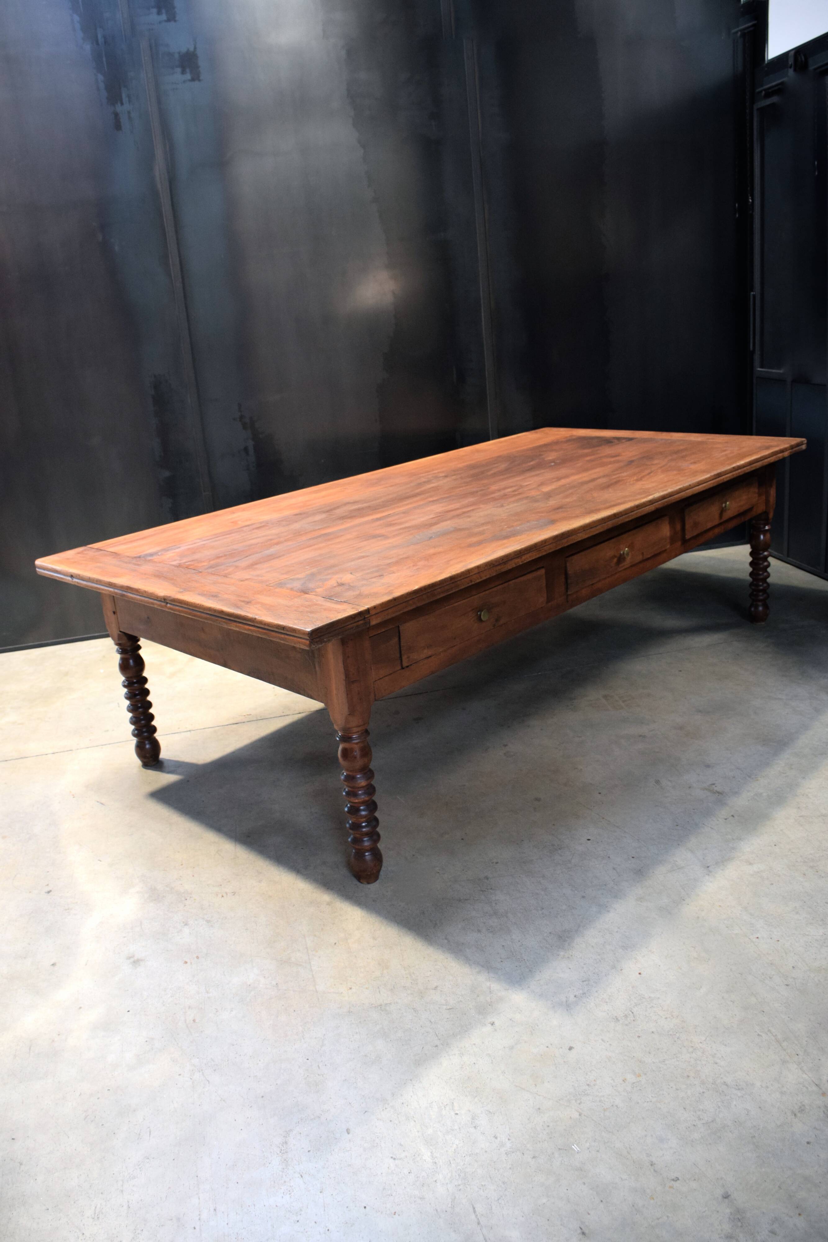 Passementier table with wooden drawers Walnut - France Lyon 1880'