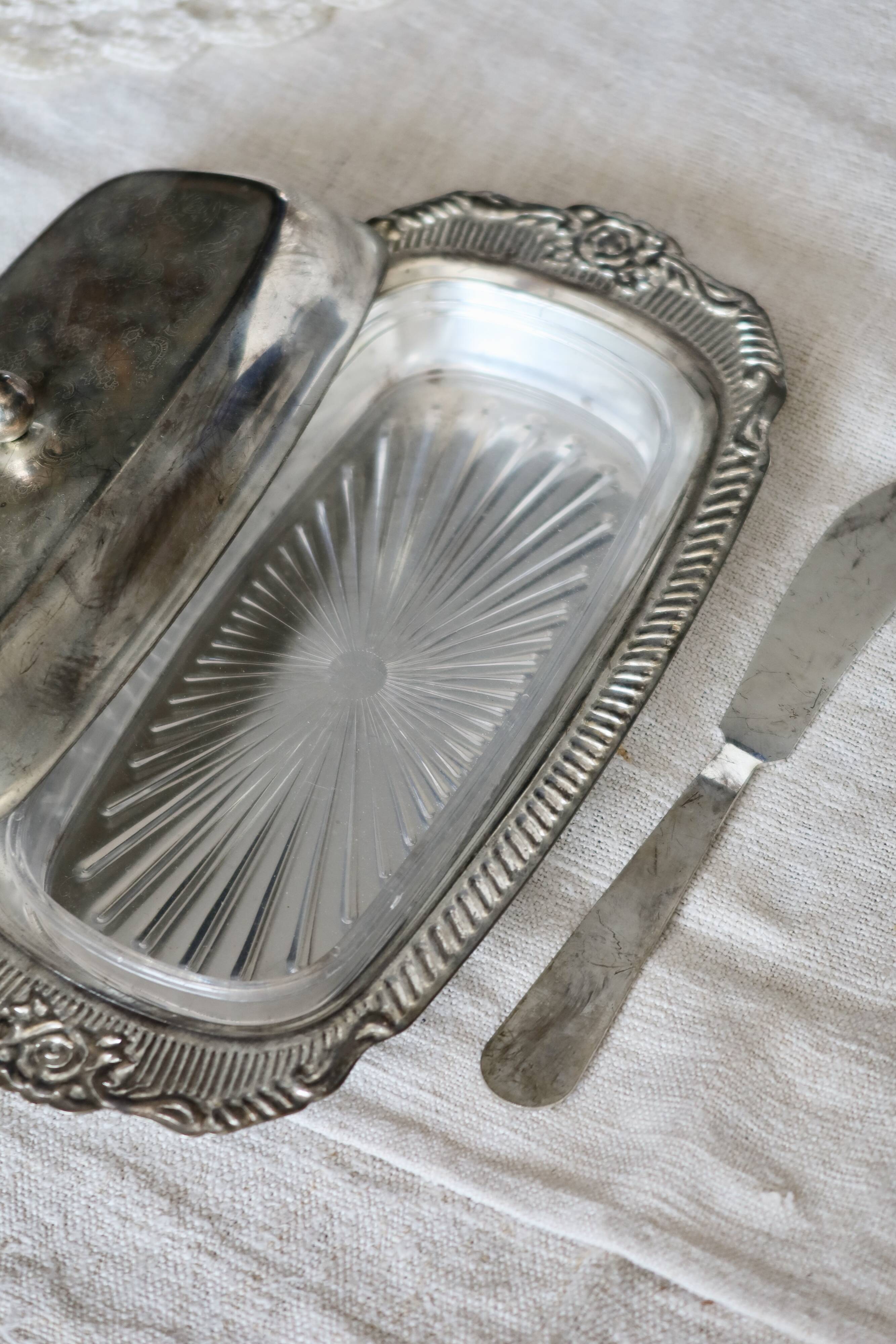 Vintage silver-plated butter dish in rococo style - Glass compartment - Knife