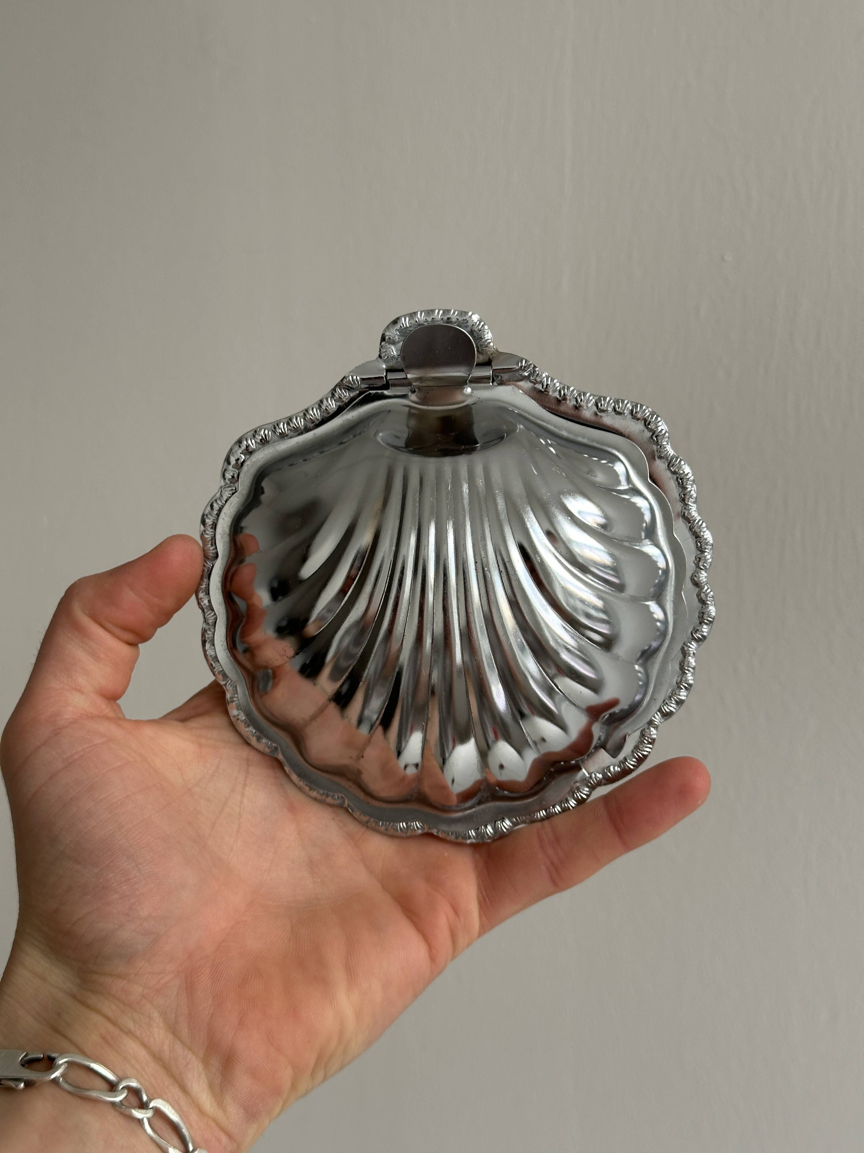 Silver-plated metal shell butter dish