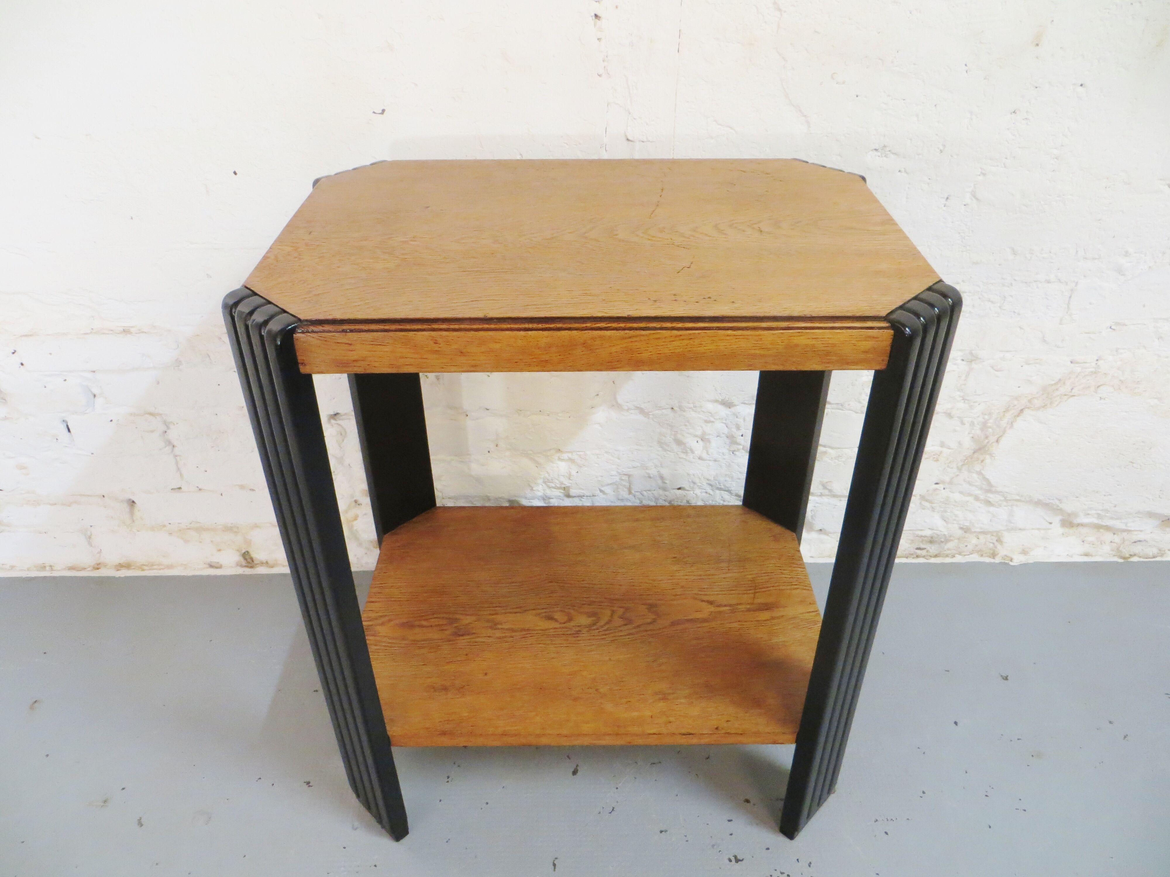 Modernist pedestal of the 30s