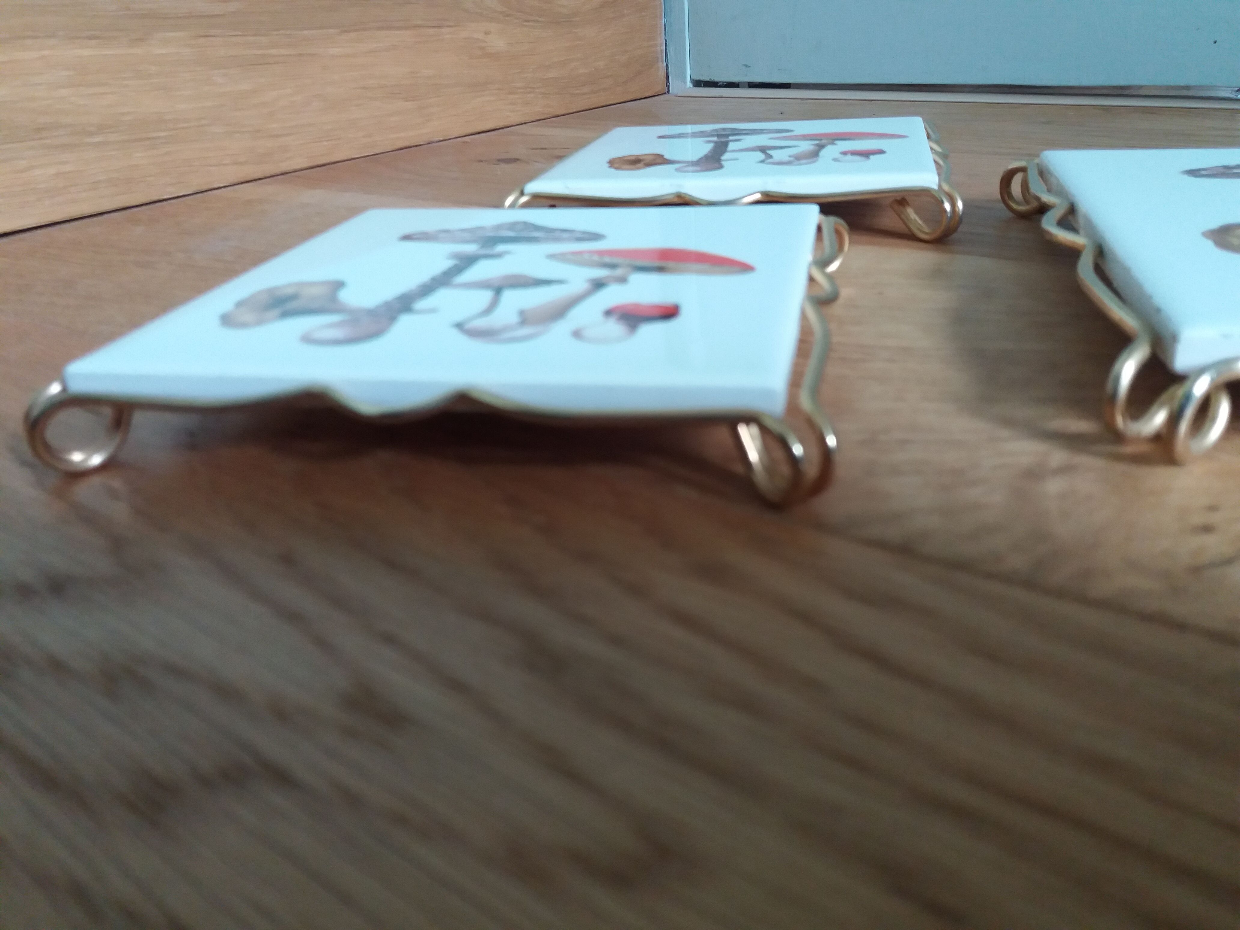 Underside faience of Gien decoration mushrooms