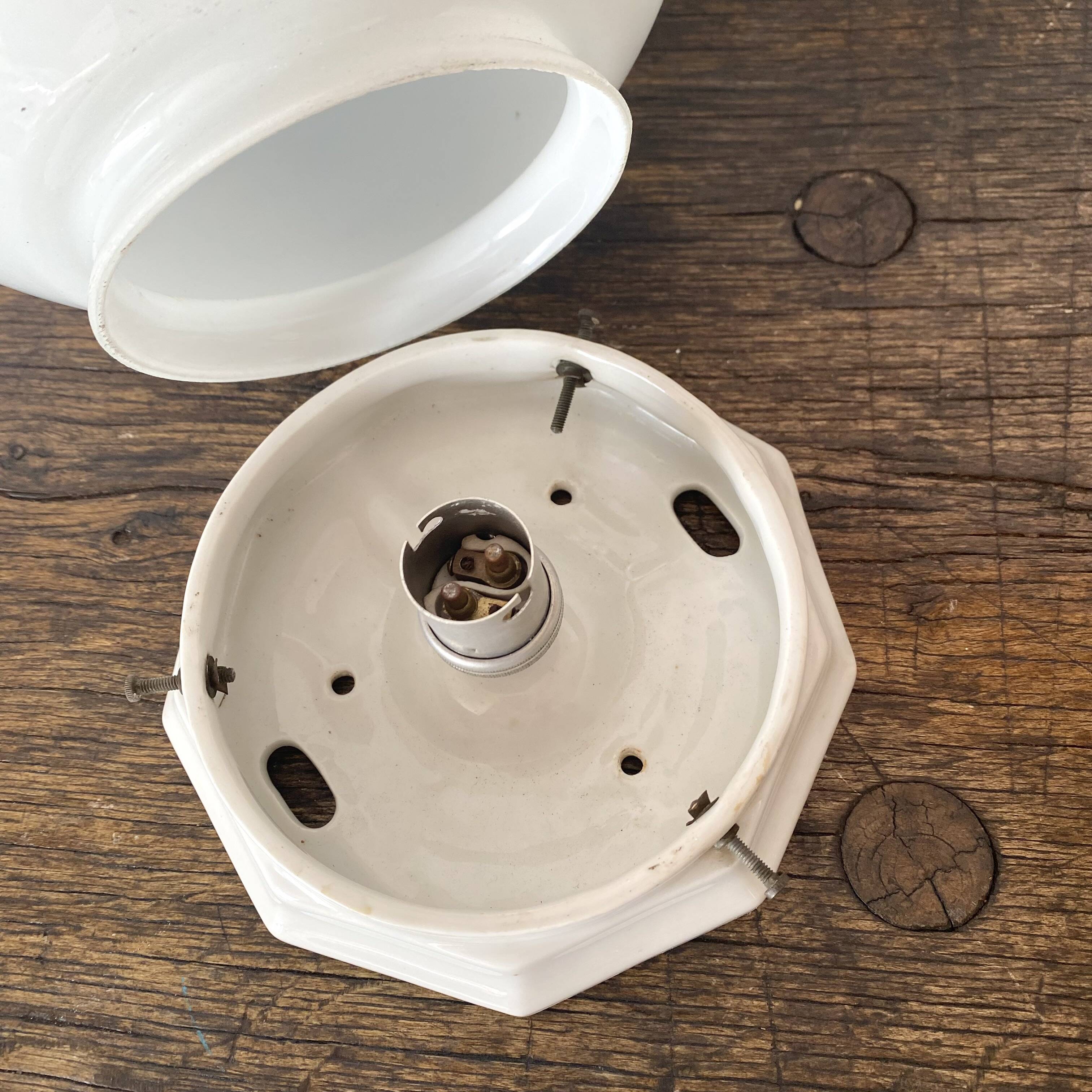 Art Deco ceiling light in opaline and ceramic