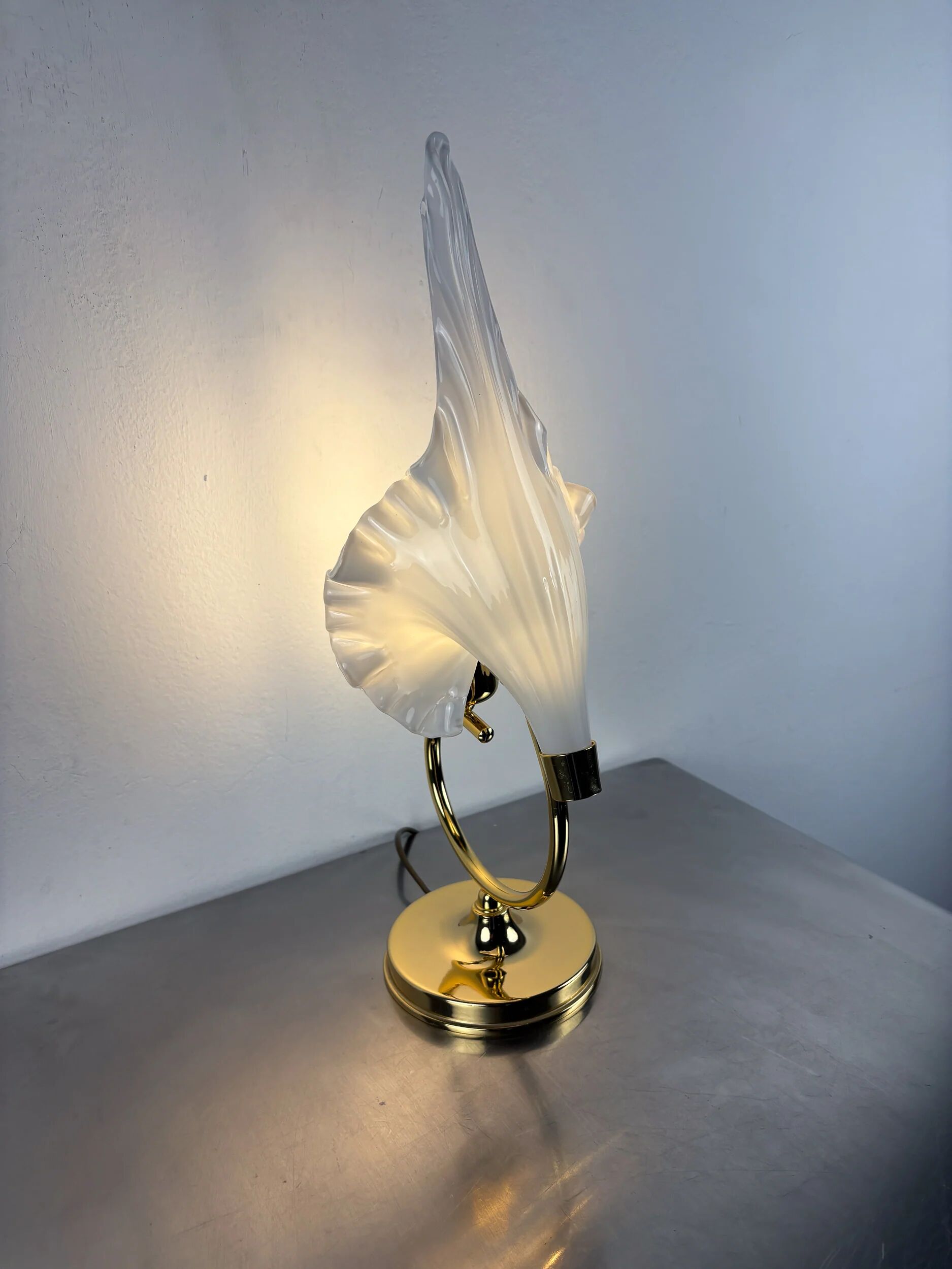 Italian white calla lily flower table lamp, Murano glass, 1970s