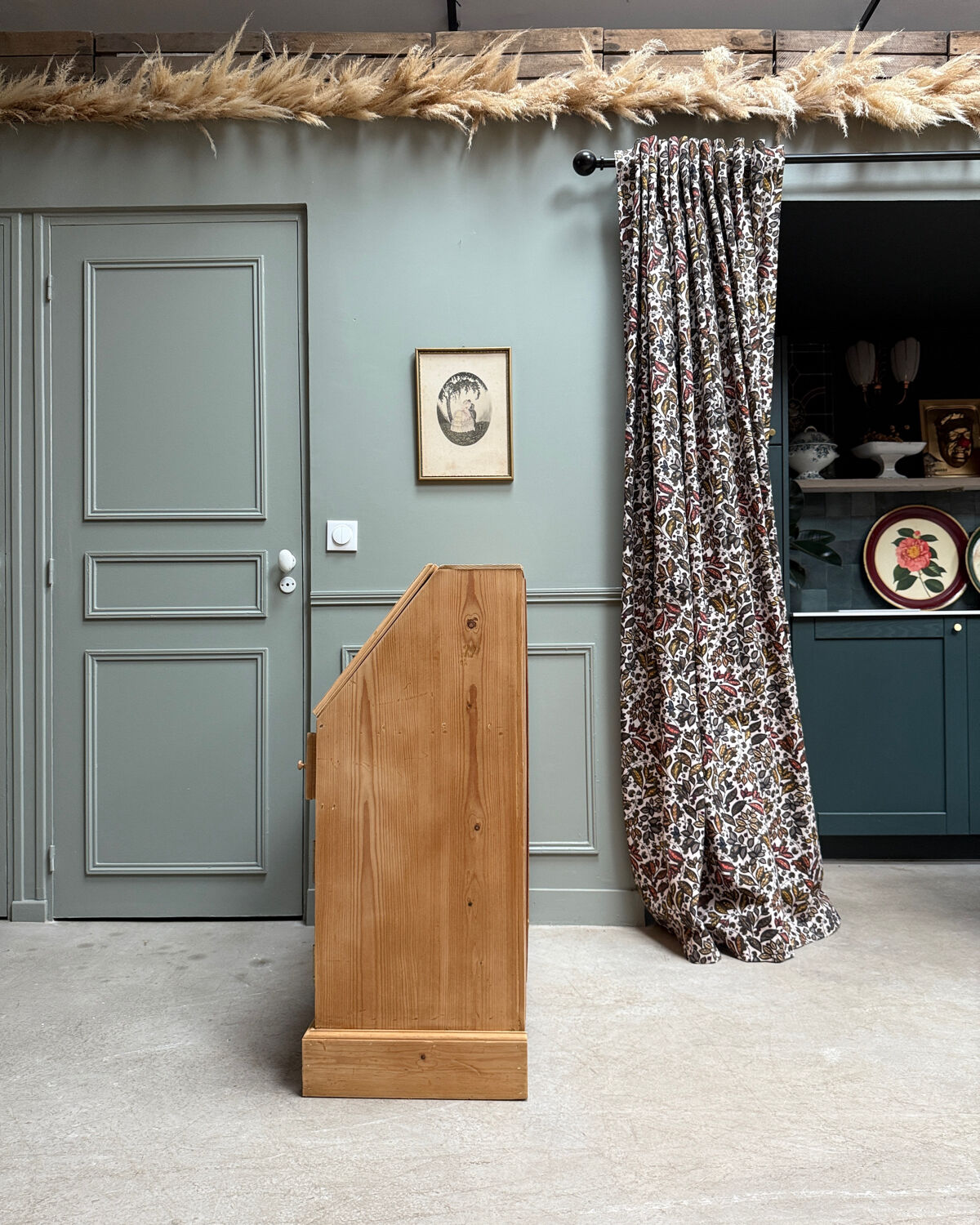 English pine chest of drawers