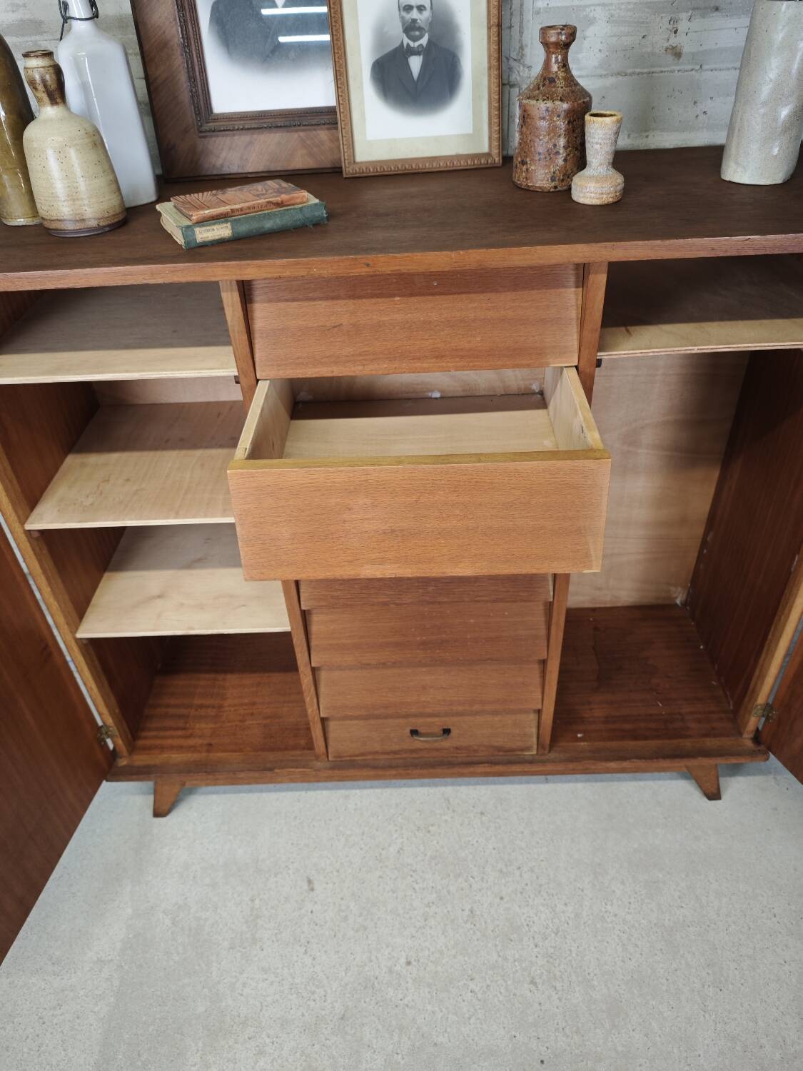Placard / armoire basse vintage