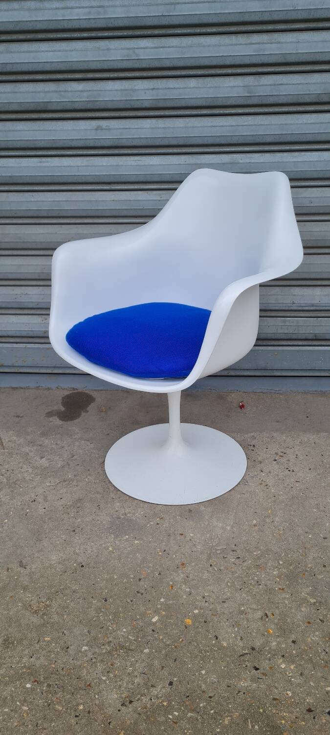 Fauteuil tulipe de eero saarinen pour knoll international 1960