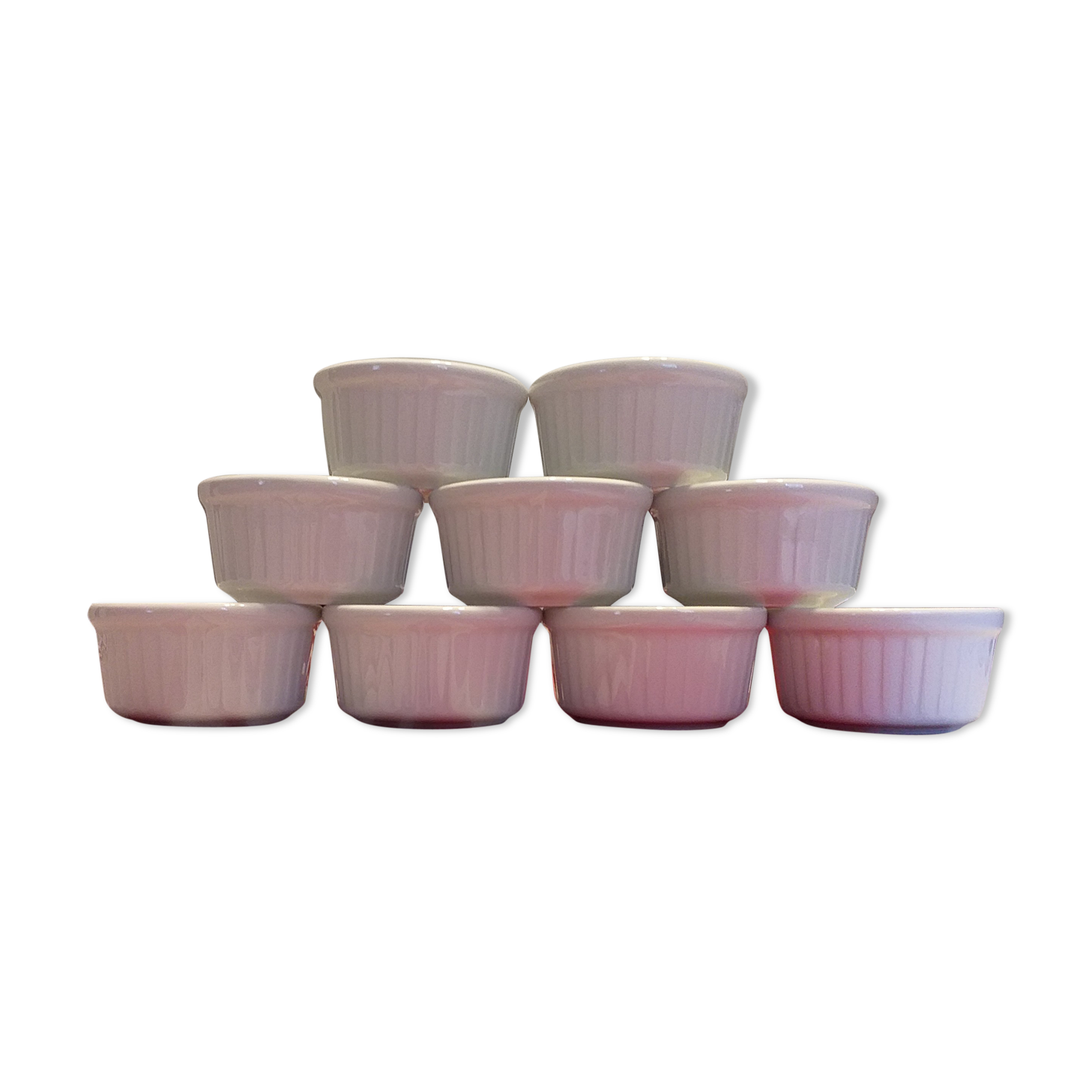 Lot of 9 pleated ramekins in white porcelain