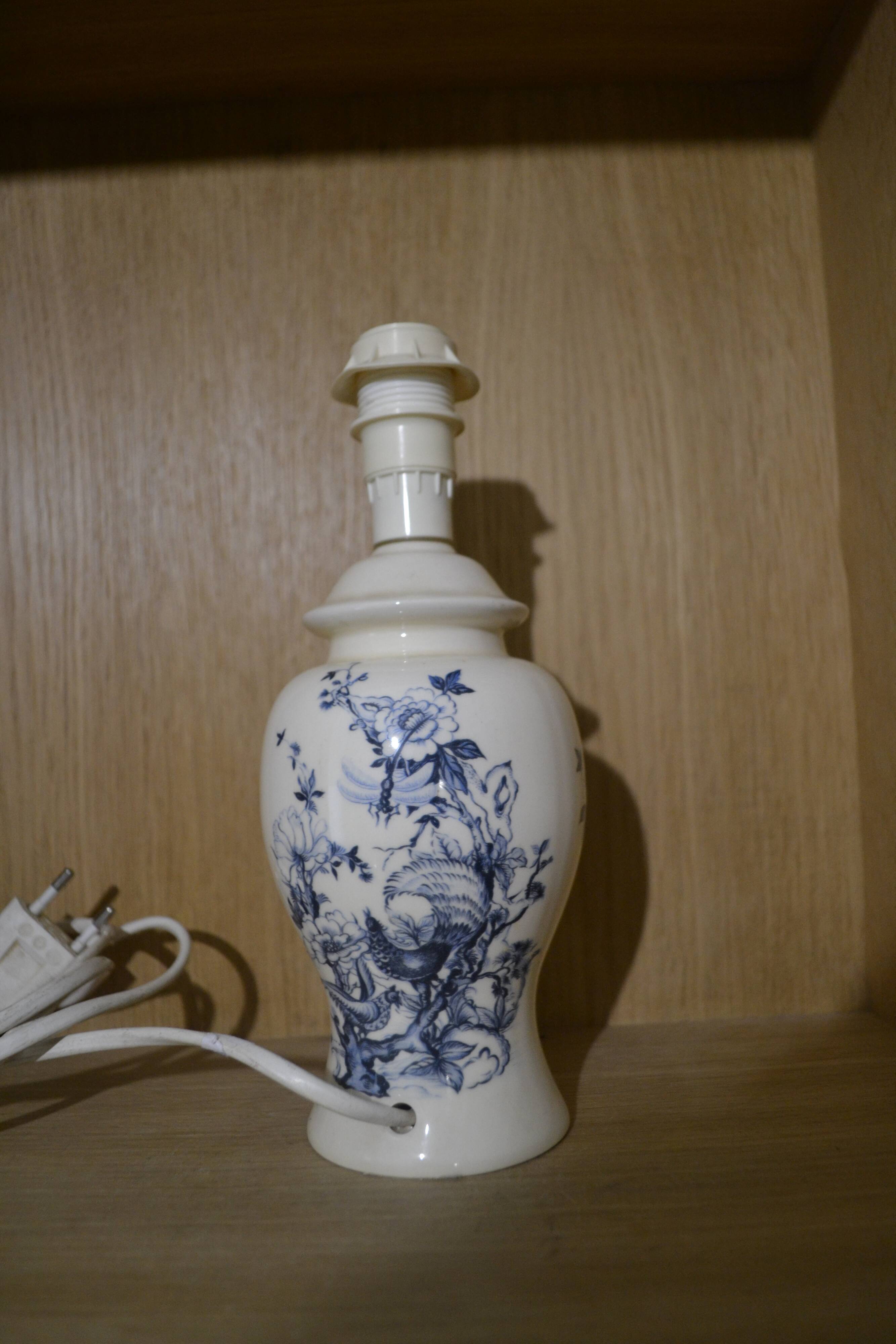 Peacock pattern lamp foot