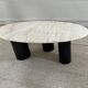 Table basse en marbre et pieds acier