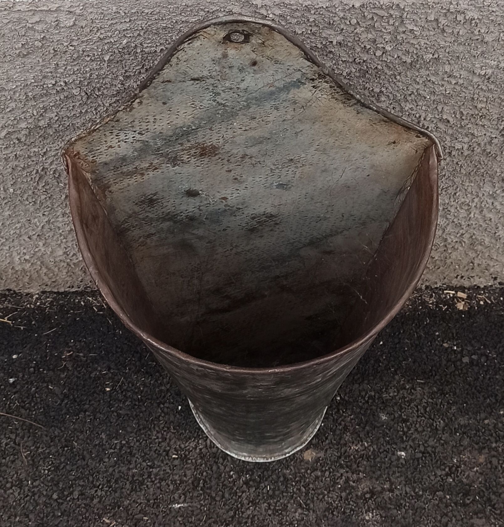 Umbrella door / zinc flower pot