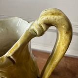 Vase art nouveau en barbotine estampillé
