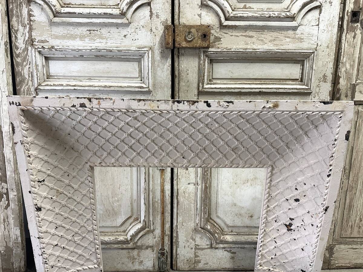 Reduced cast iron fireplace fender Louis XVI