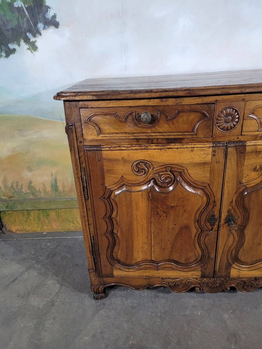 Low walnut buffet from the 18th century.