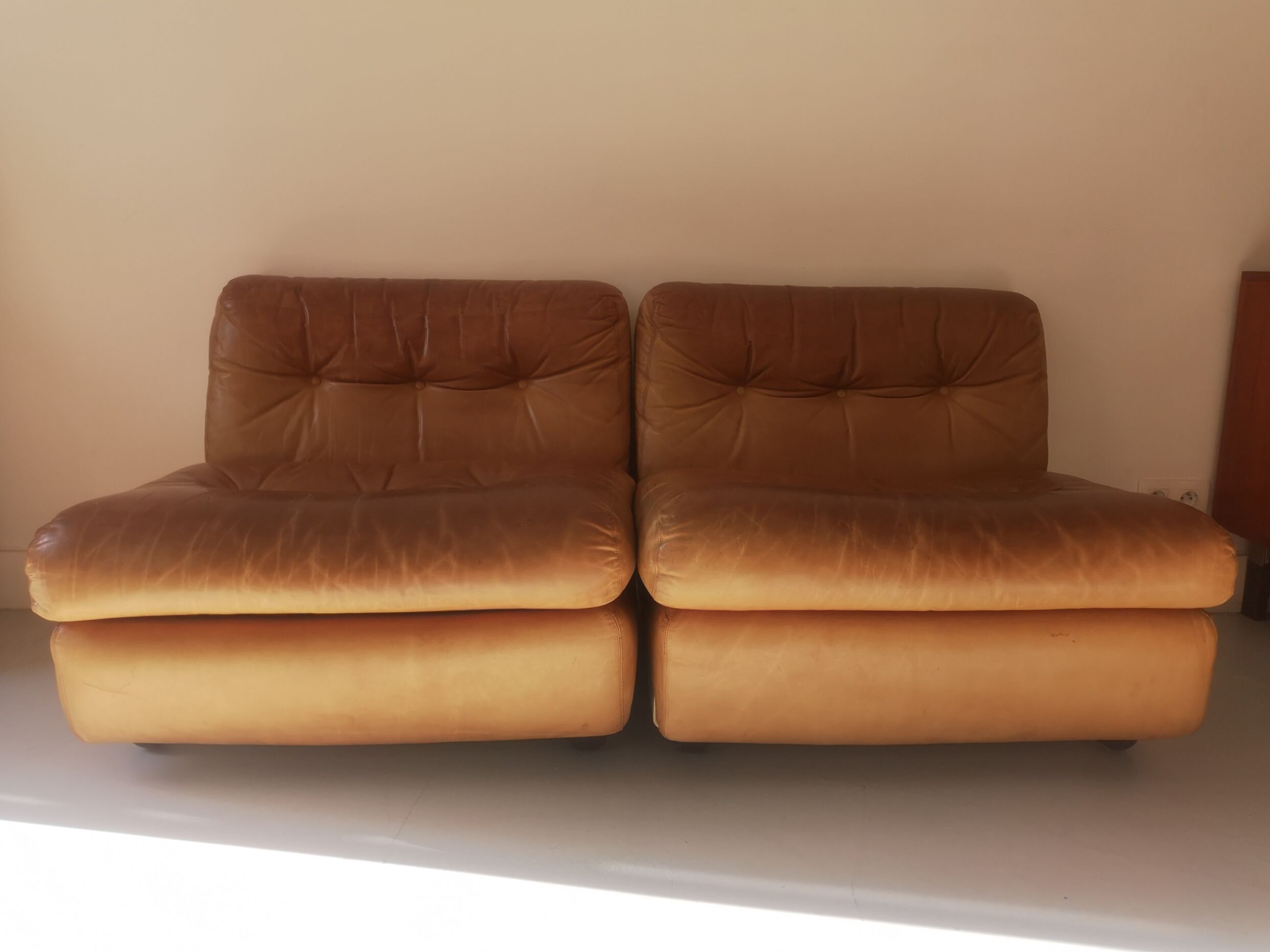 Leather sofa, Amanta model by Mario Bellini for B&B Italia, 1970
