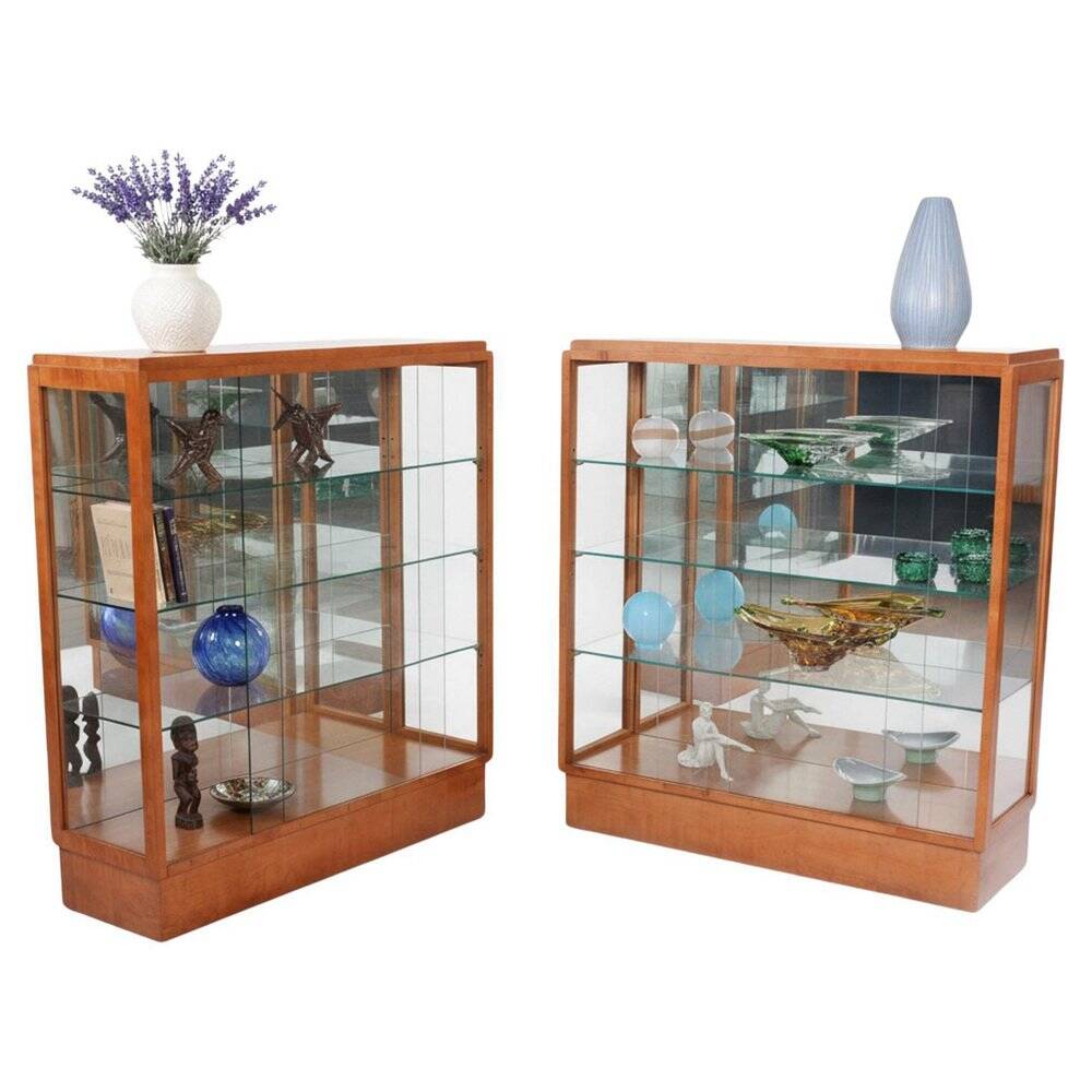 Art Deco Display Cabinets in Maple, Glass, and Mirror, Czech, 1930s, Set of 2