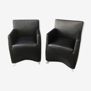 Pair of cocktail armchairs in black leather model Capri edition Baleri Italia