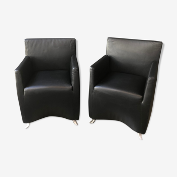 Paire de fauteuils en cuir noir modèle capri édition baleri italia