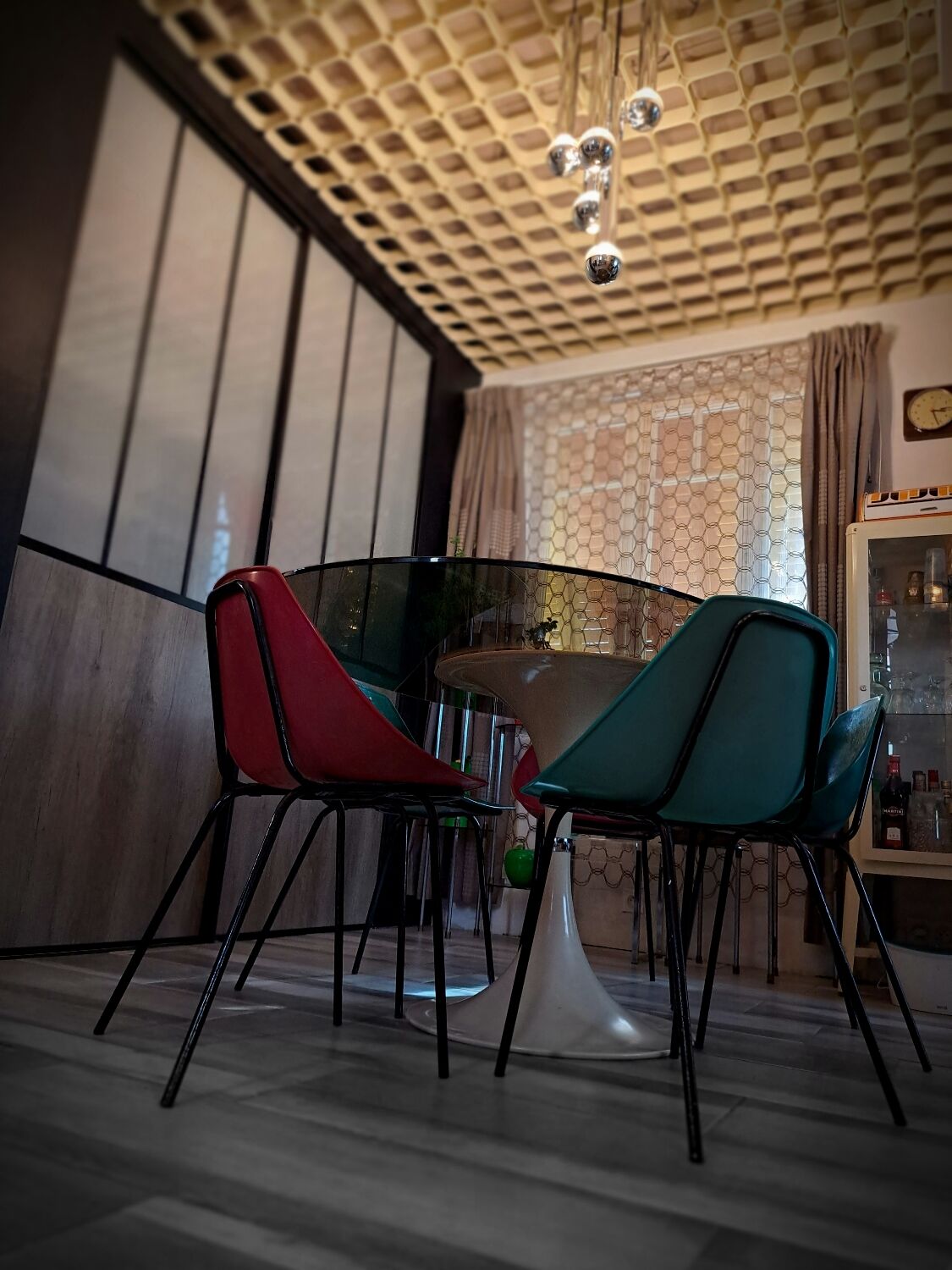 Suite of 5+1 shell chairs Pierre Guariche 1960