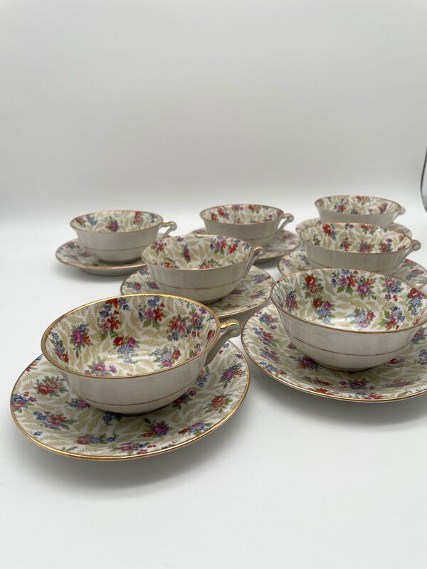 Service 8 tasses à café en porcelaine de Limoges France motif floral et doré