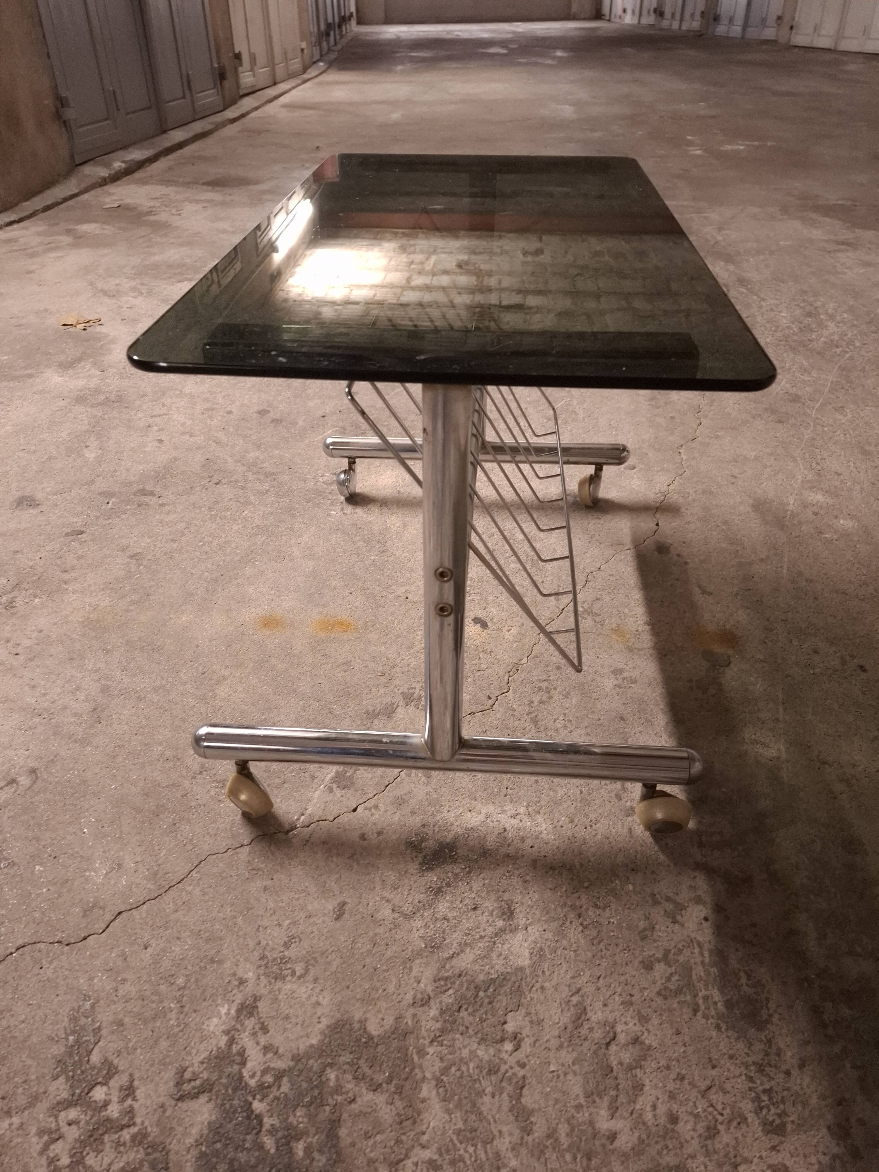 Vintage 70's coffee table, magazine rack