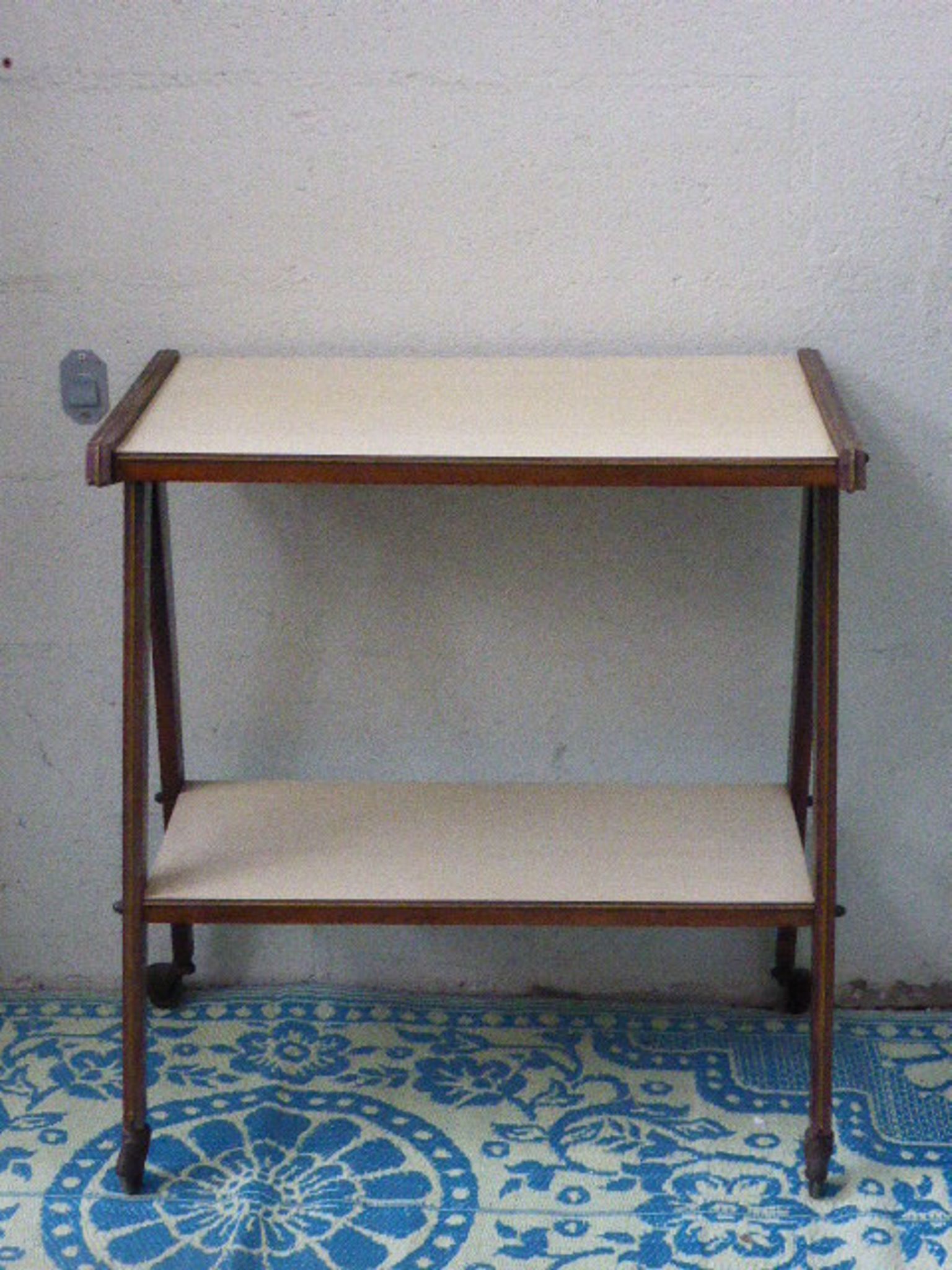 Service rolling feet wood and formica 1950
