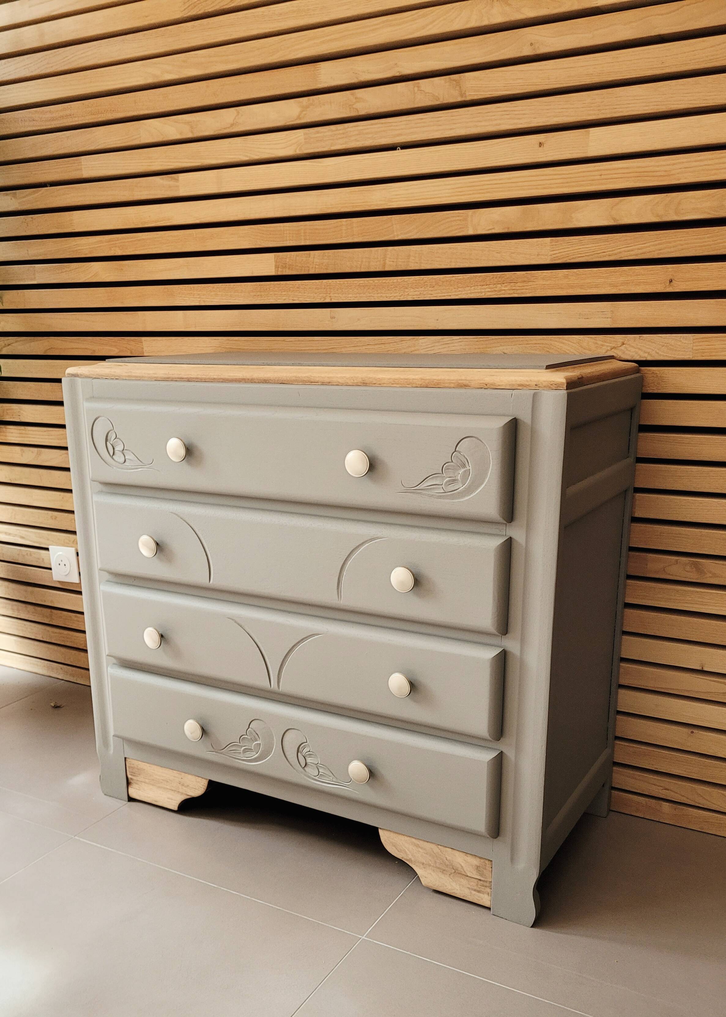 Art Deco chest of drawers