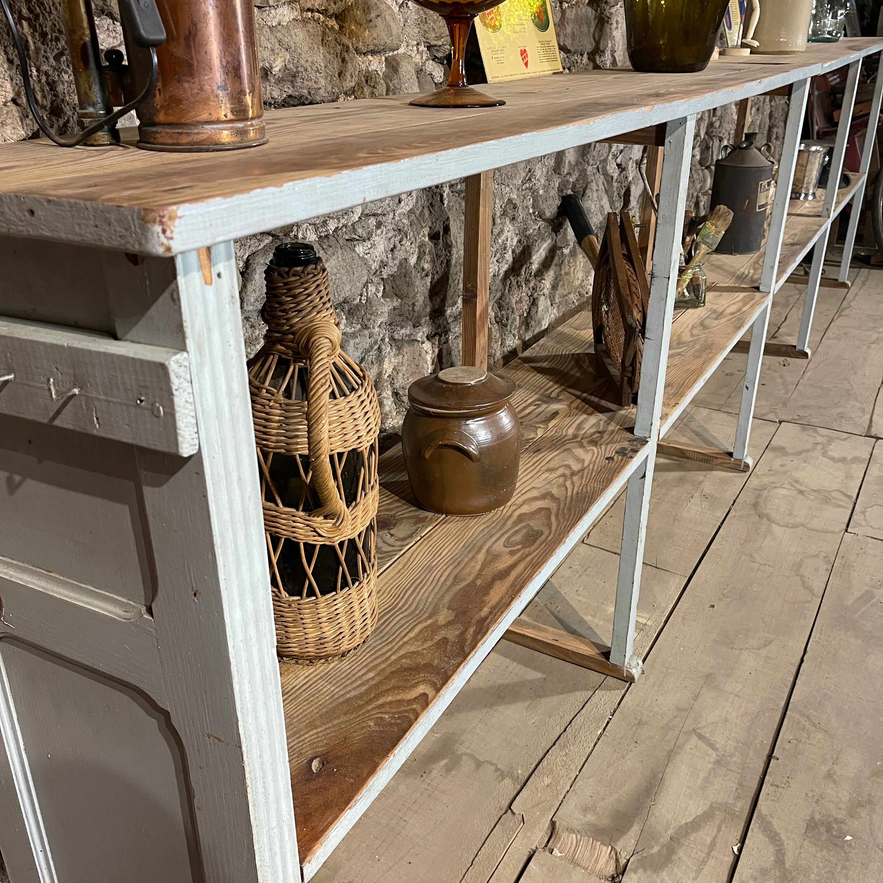 Commercial shelf