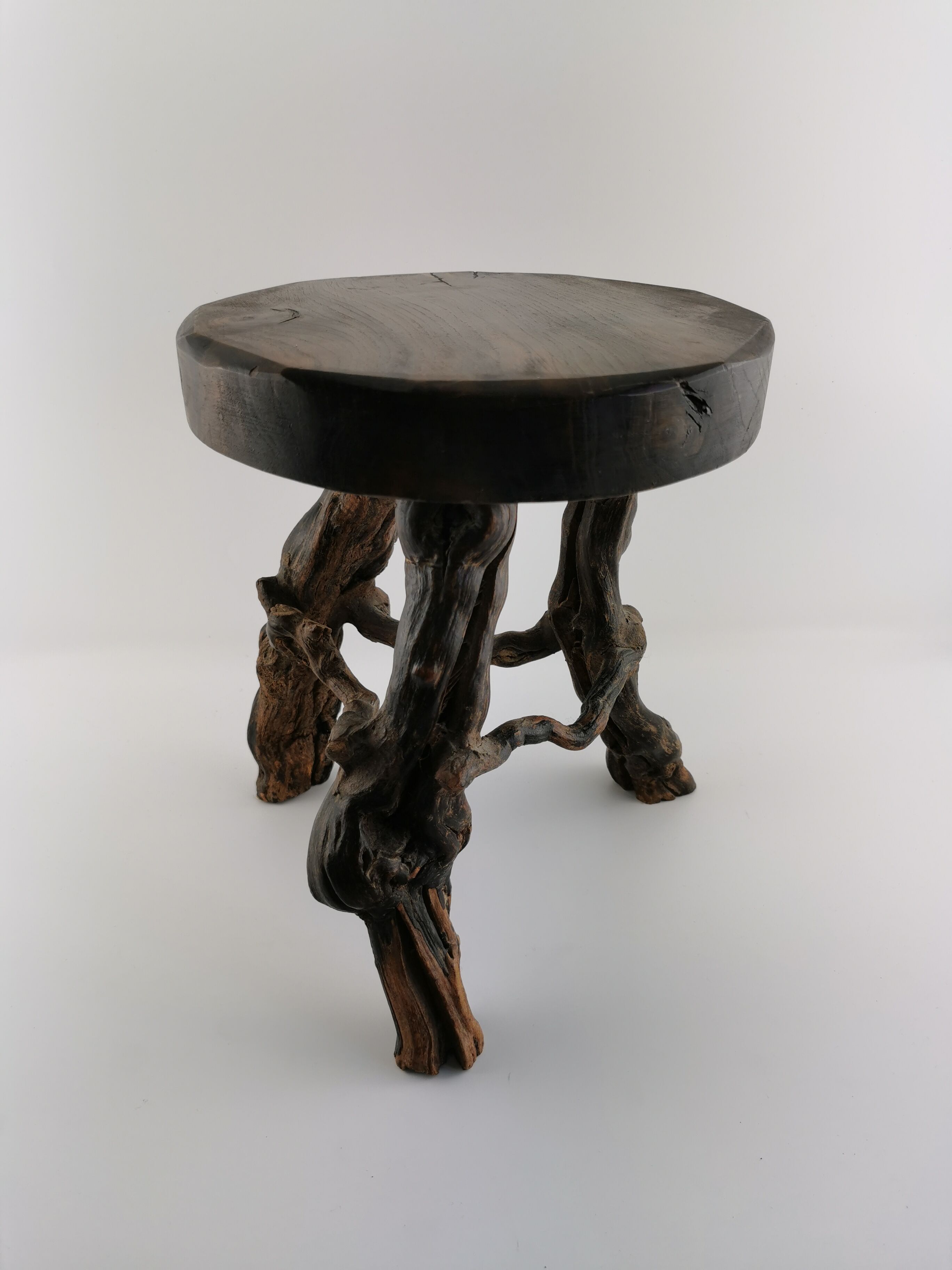 Brutalist stool tripod pied de vigne 60