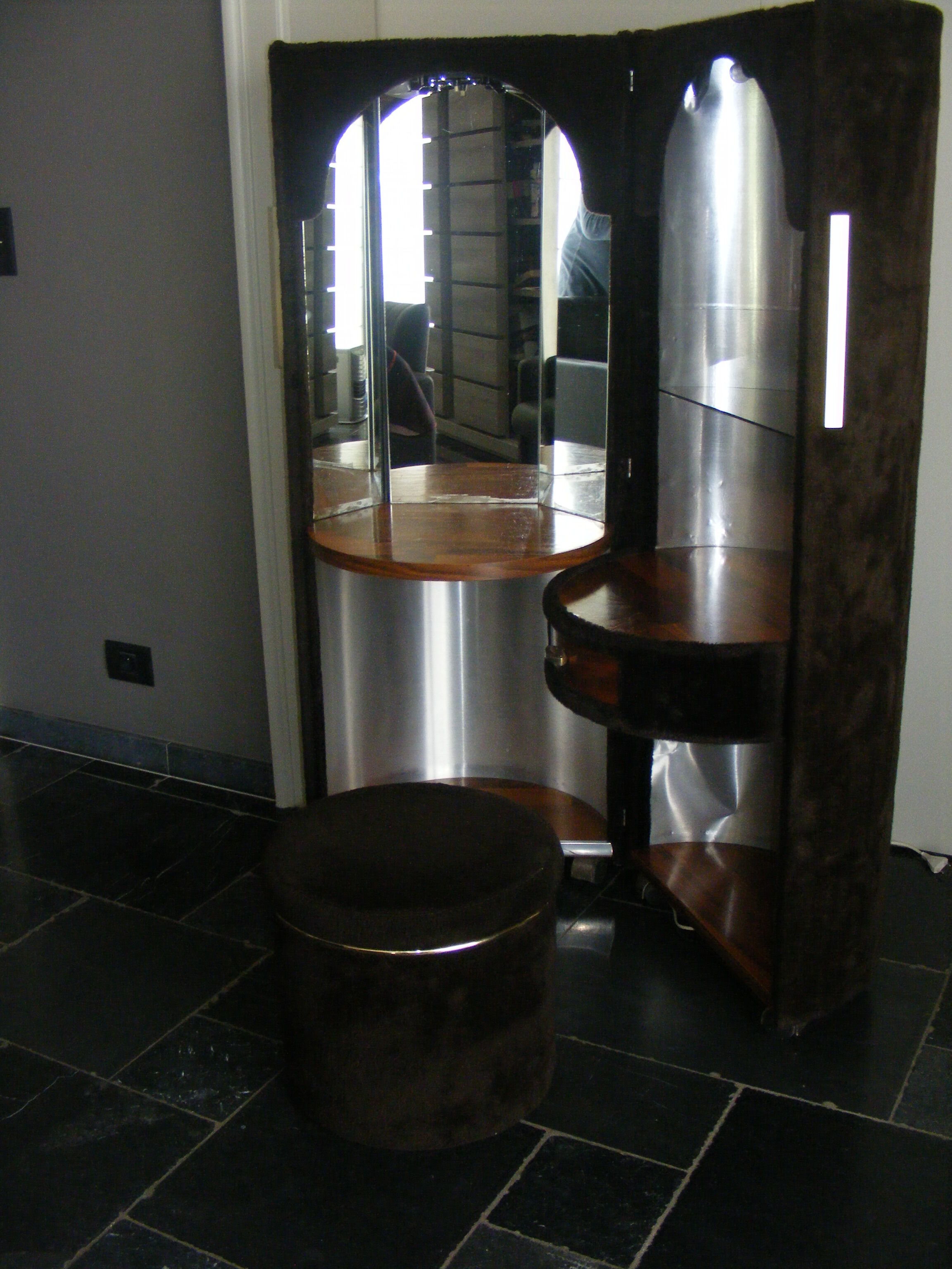 70's moumoutte dressing table, distributed by Roche Bobois