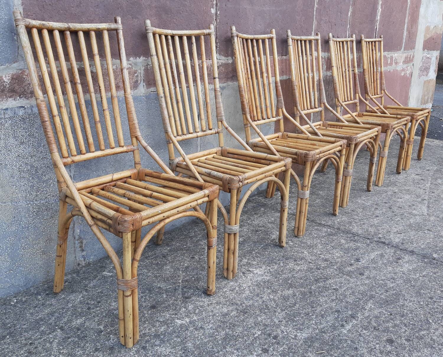 Table and 6 chairs made of bamboo and rattan