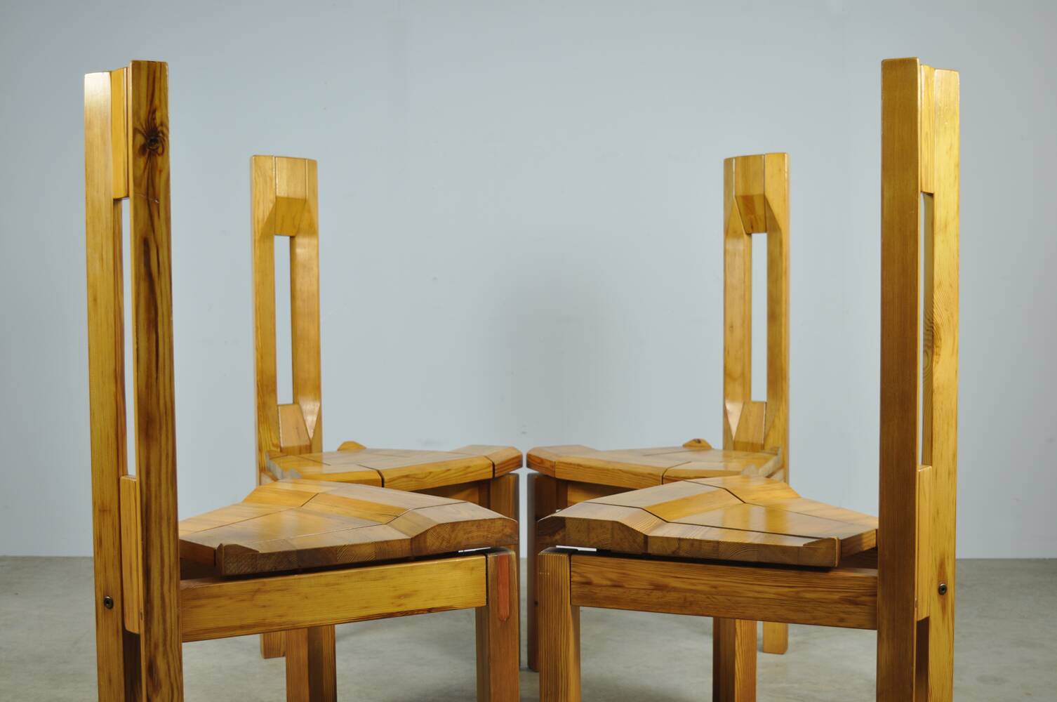 LAUKAAN PUU / brutalist pine dining table chairs “Rantasipi” / Finland 70s