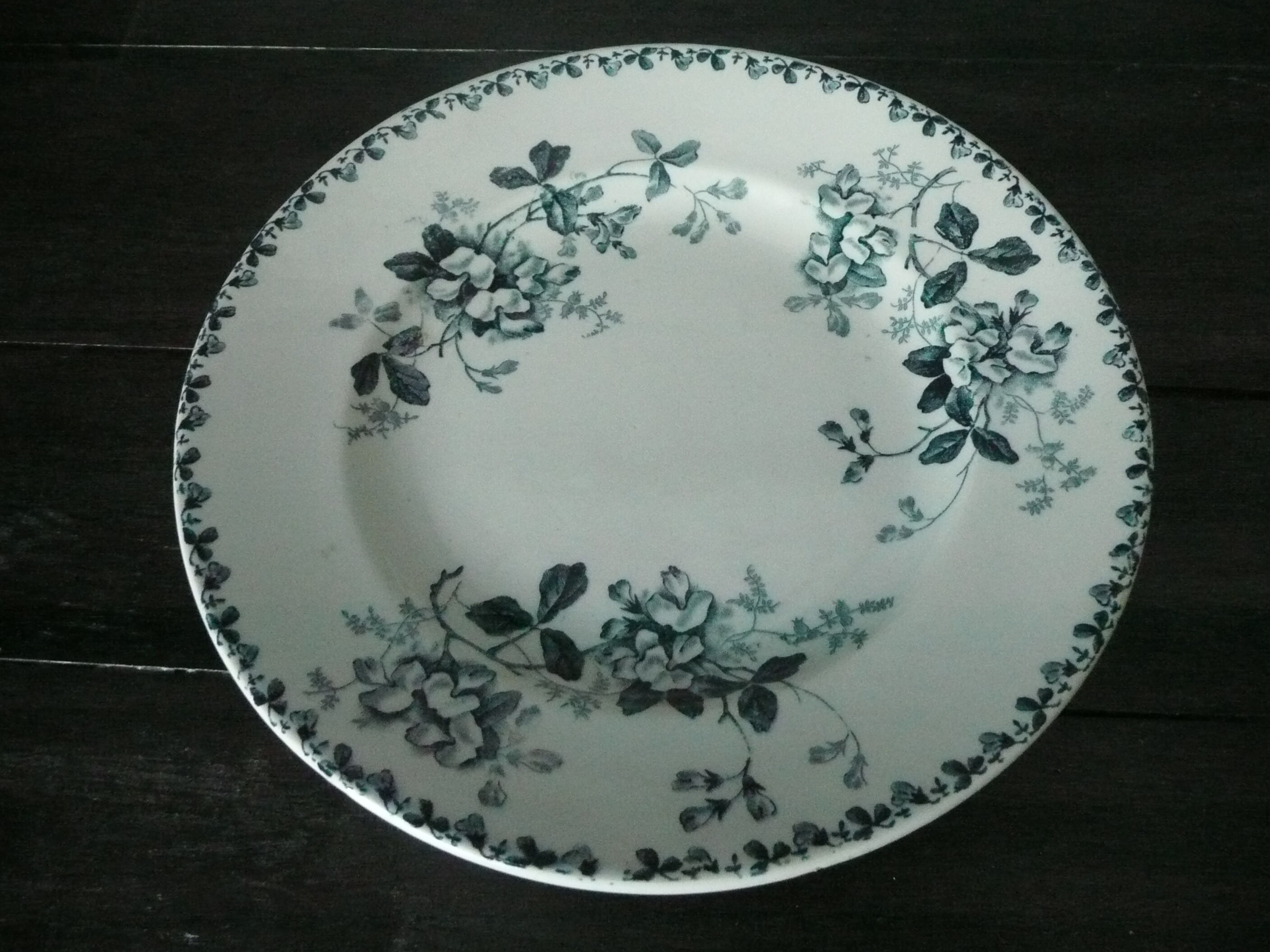 Suite de 4 assiettes plates St Amand et Hamage