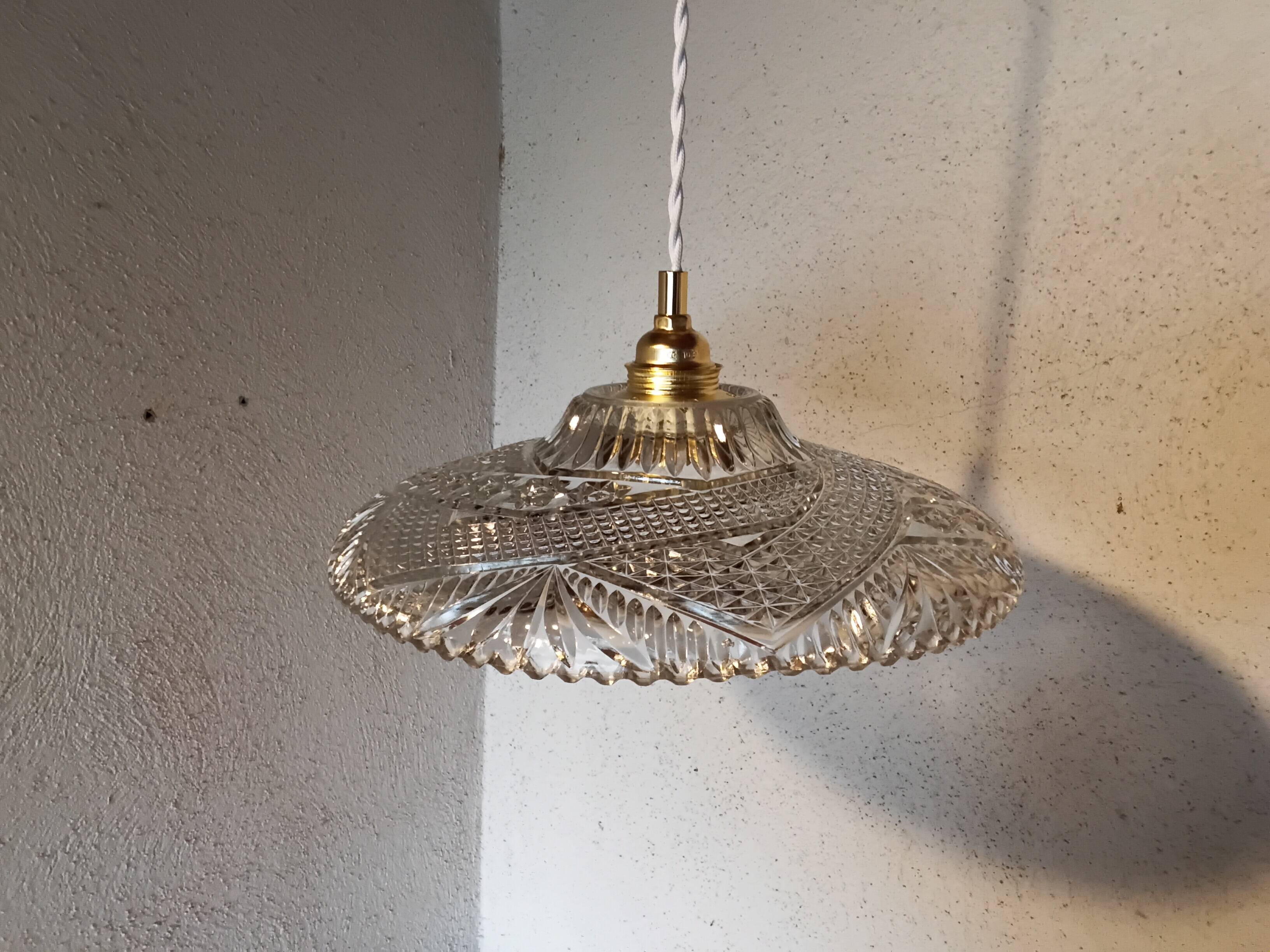 Suspension vintage en verre ciselé