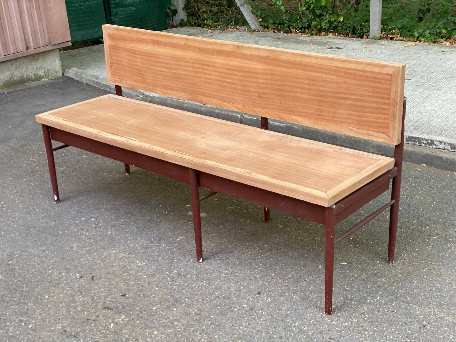 Grand banc d'école vintage 170 cm de 3/4 places en bois brut poncé métal 19