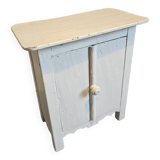 Mini wardrobe