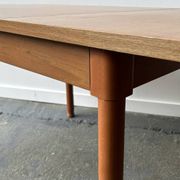 Mid-Century modern extending dining table by Schreiber Furniture