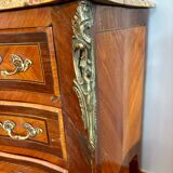 Petite commode style Louis XV