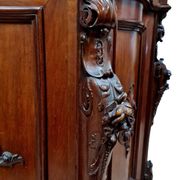 Buffet galbé toutes faces époque Napoleon III en acajou