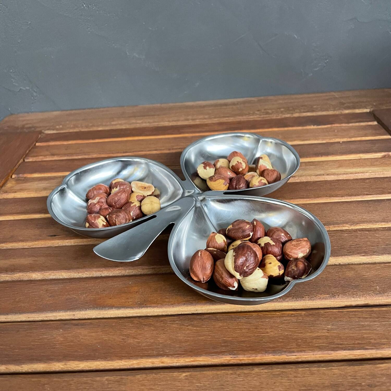 Stainless steel 18/10 clover plate