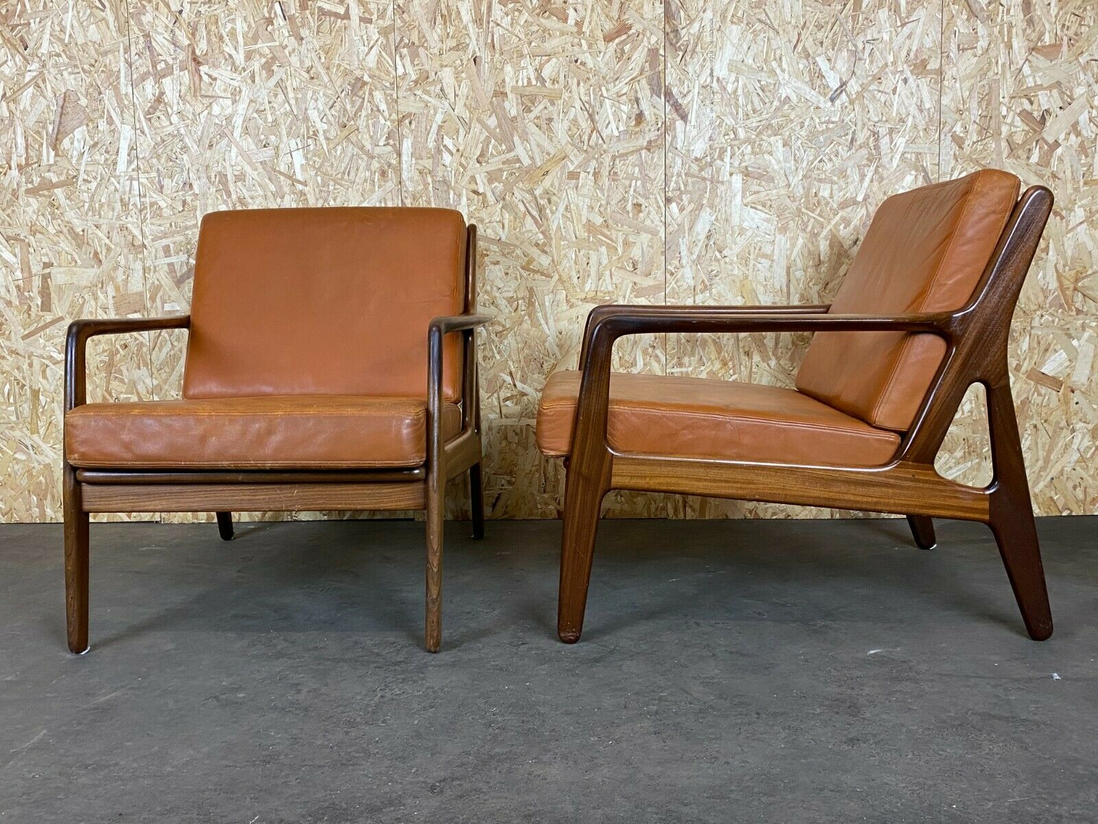 Paire de fauteuils 1970