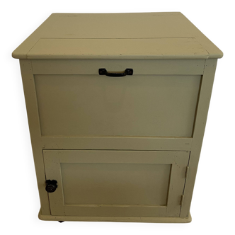 Coffre de rangement en bois
