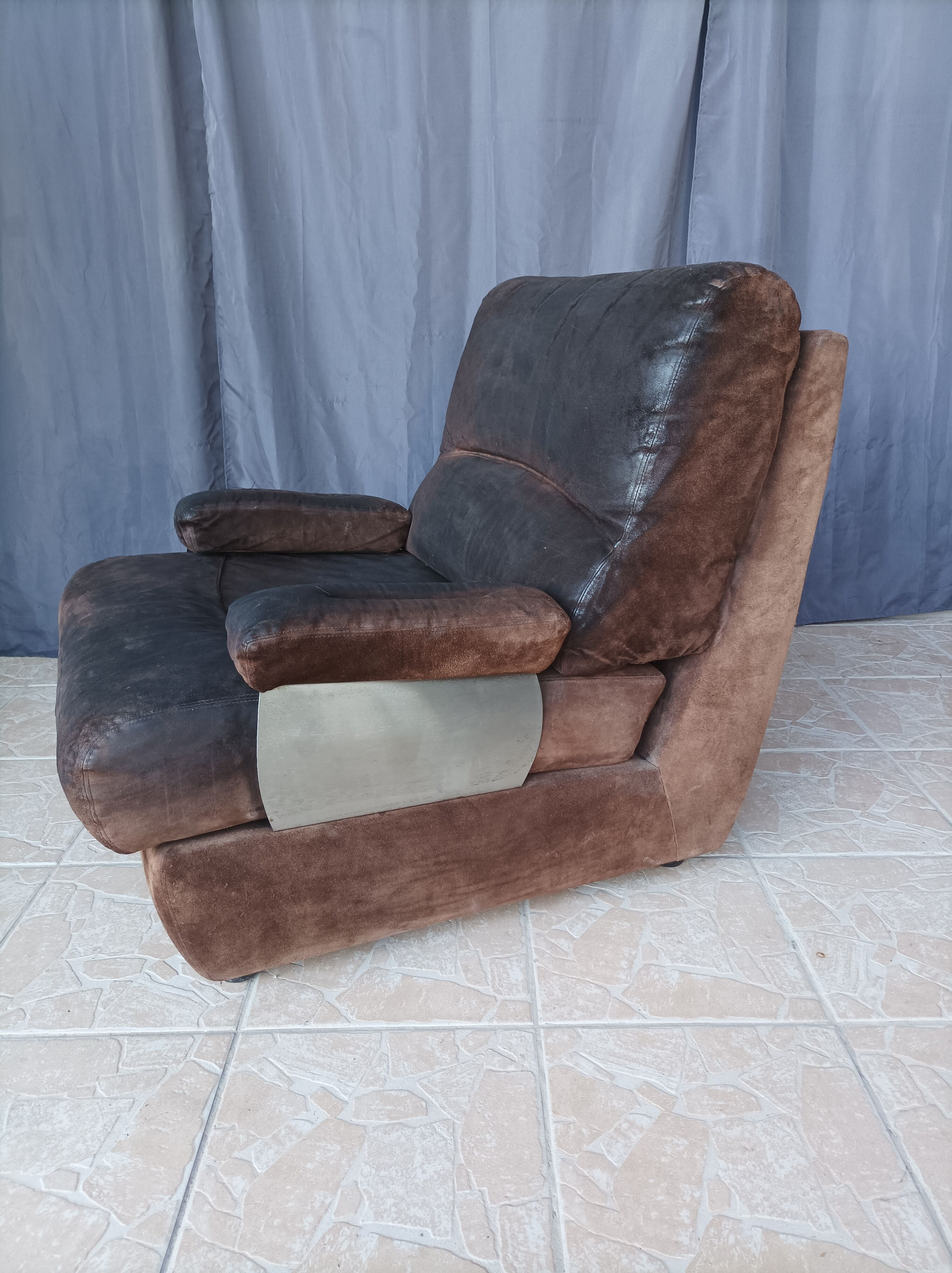 Fauteuil en cuir et métal chrome