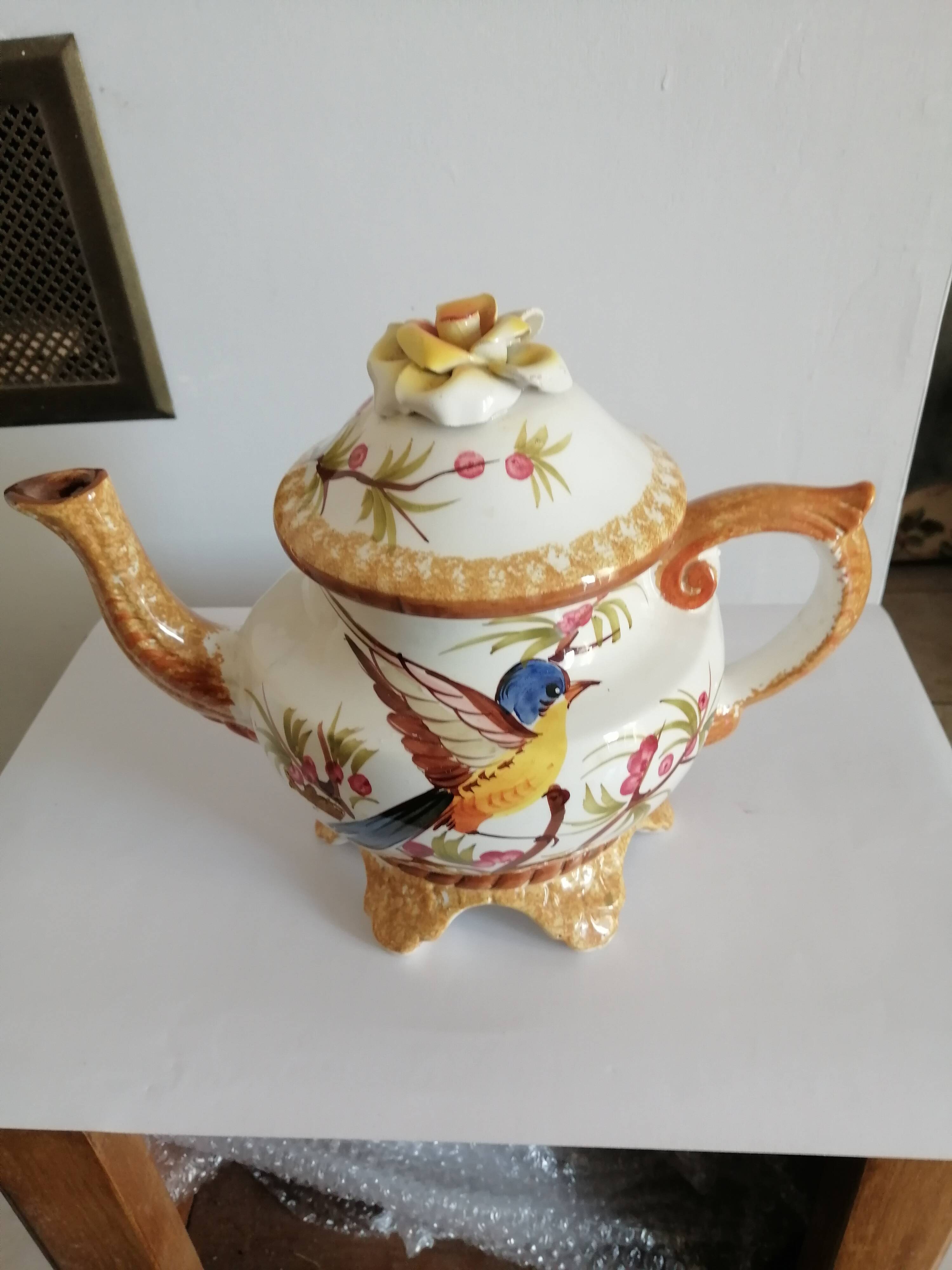 Basano slip teapot n° 778