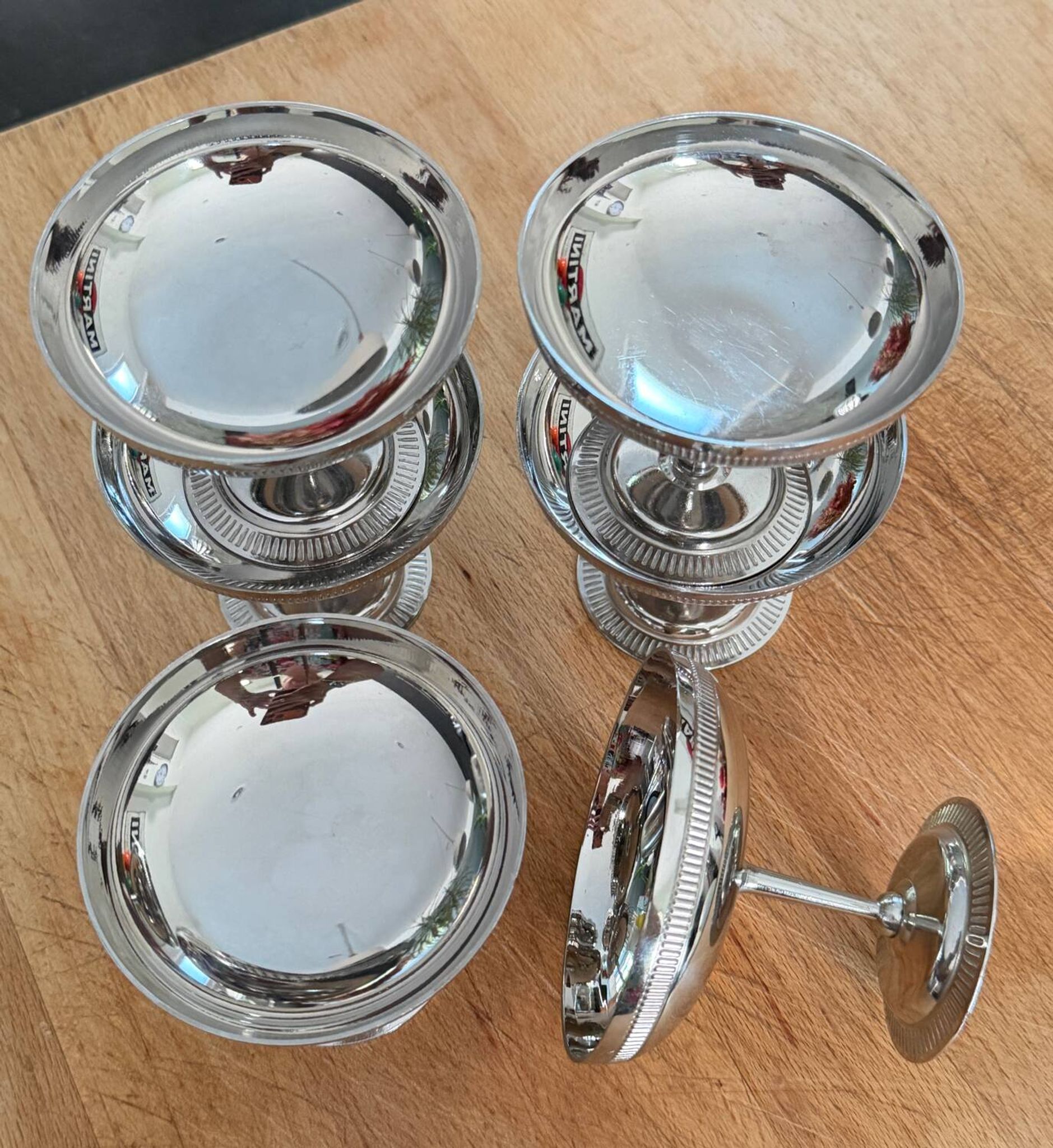 Set of 6 vintage ice cream or cocktail cups in shiny stainless steel.